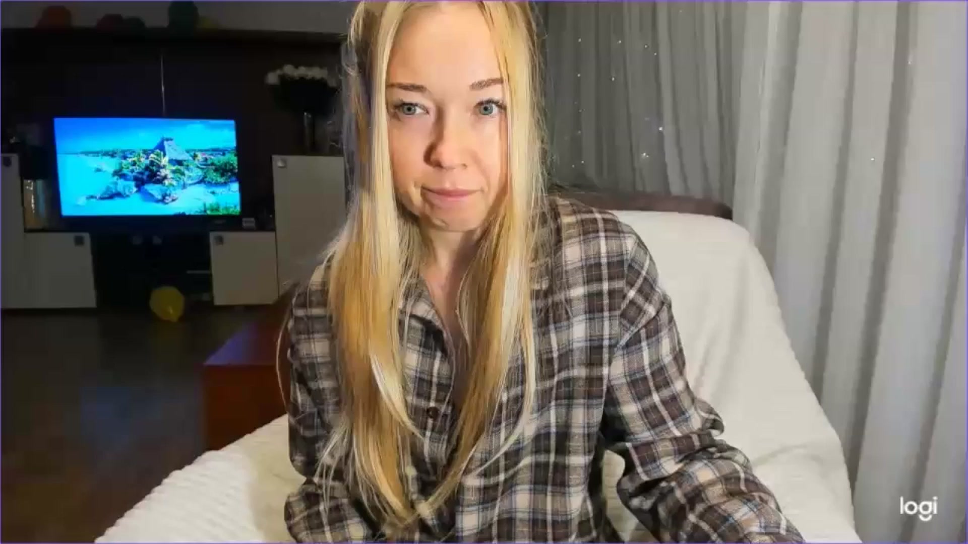 Gallery image thumbnail from FlamingoBday's myfreecams stream on, 02/14/2025, 02:30 image 13 of 20