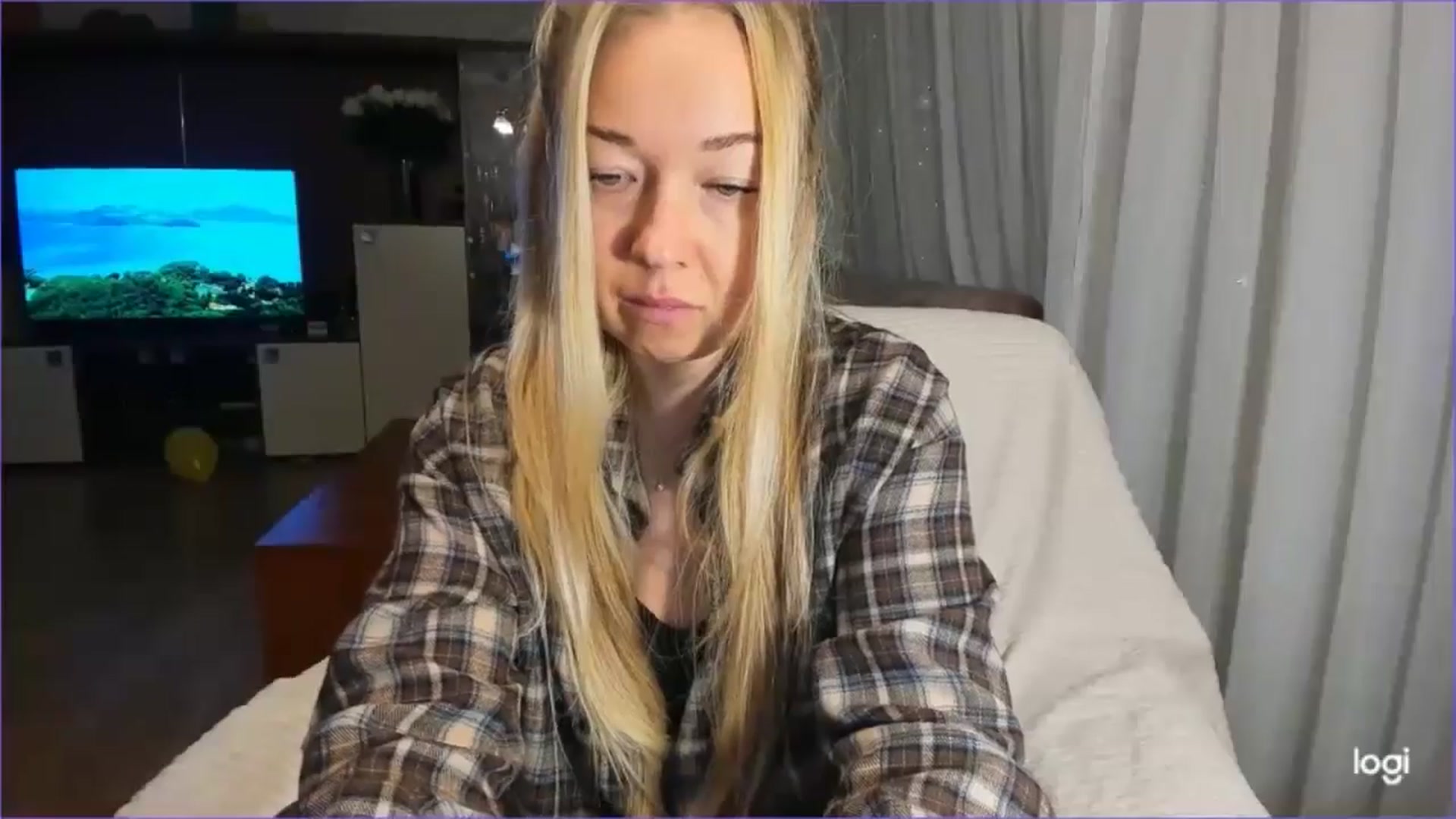 Gallery image thumbnail from FlamingoBday's myfreecams stream on, 02/14/2025, 02:30 image 4 of 20