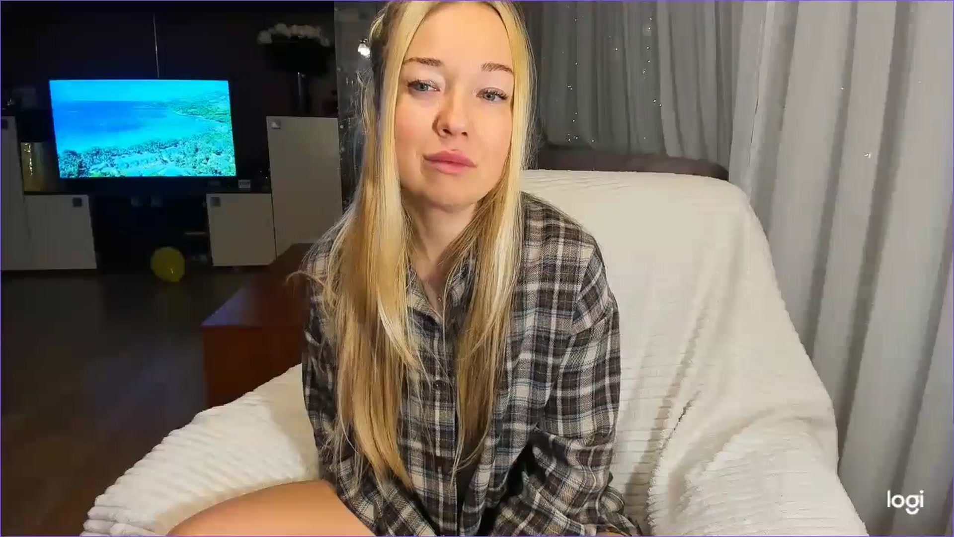 Gallery image thumbnail from FlamingoBday's myfreecams stream on, 02/14/2025, 02:46 image 12 of 20