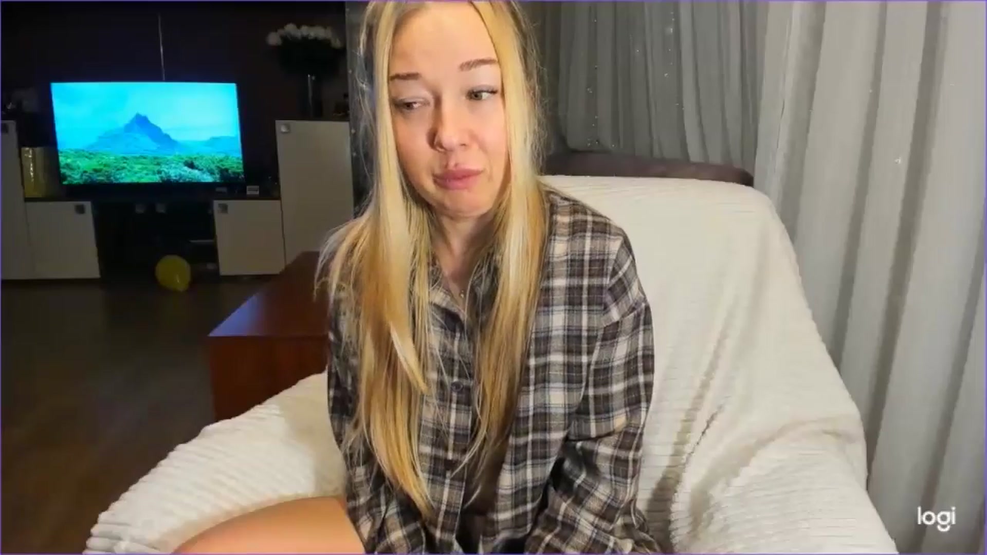 Gallery image thumbnail from FlamingoBday's myfreecams stream on, 02/14/2025, 02:46 image 15 of 20