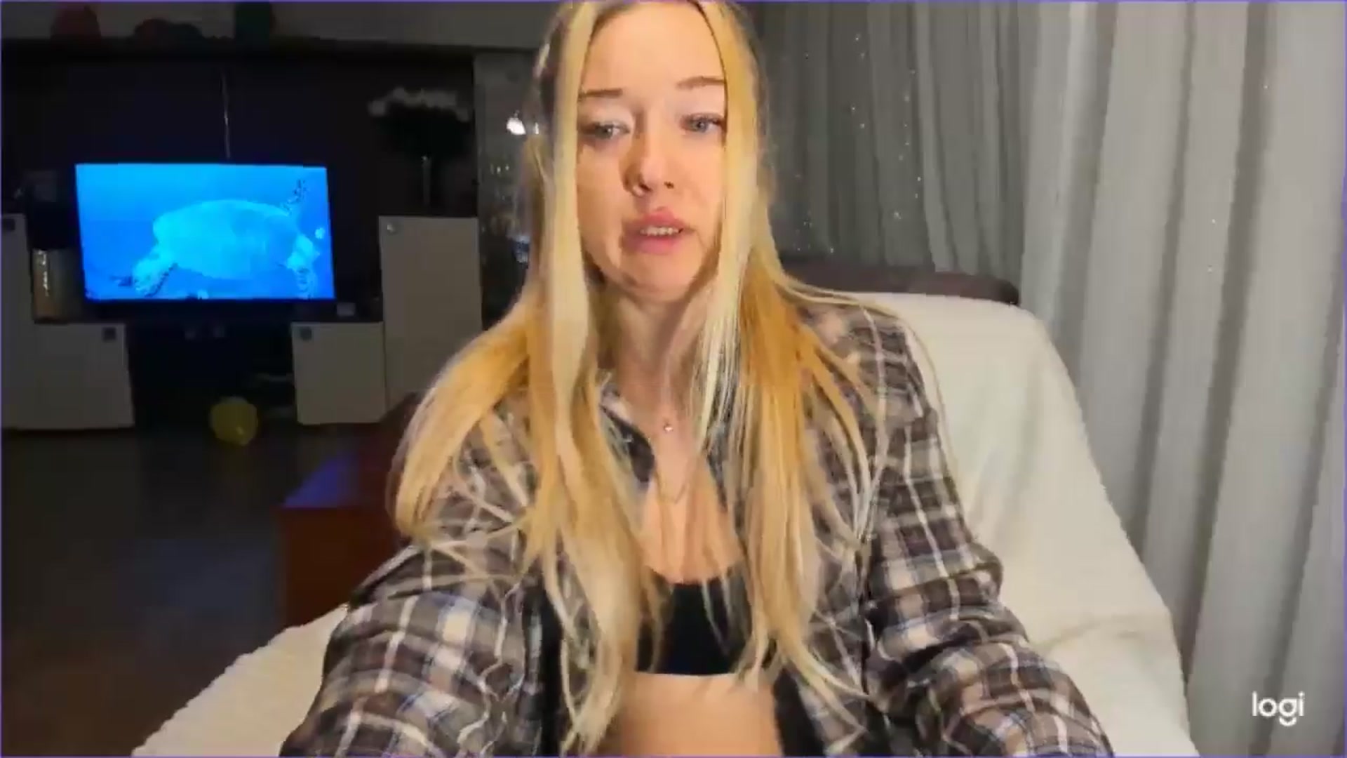Gallery image thumbnail from FlamingoBday's myfreecams stream on, 02/14/2025, 02:46 image 3 of 20