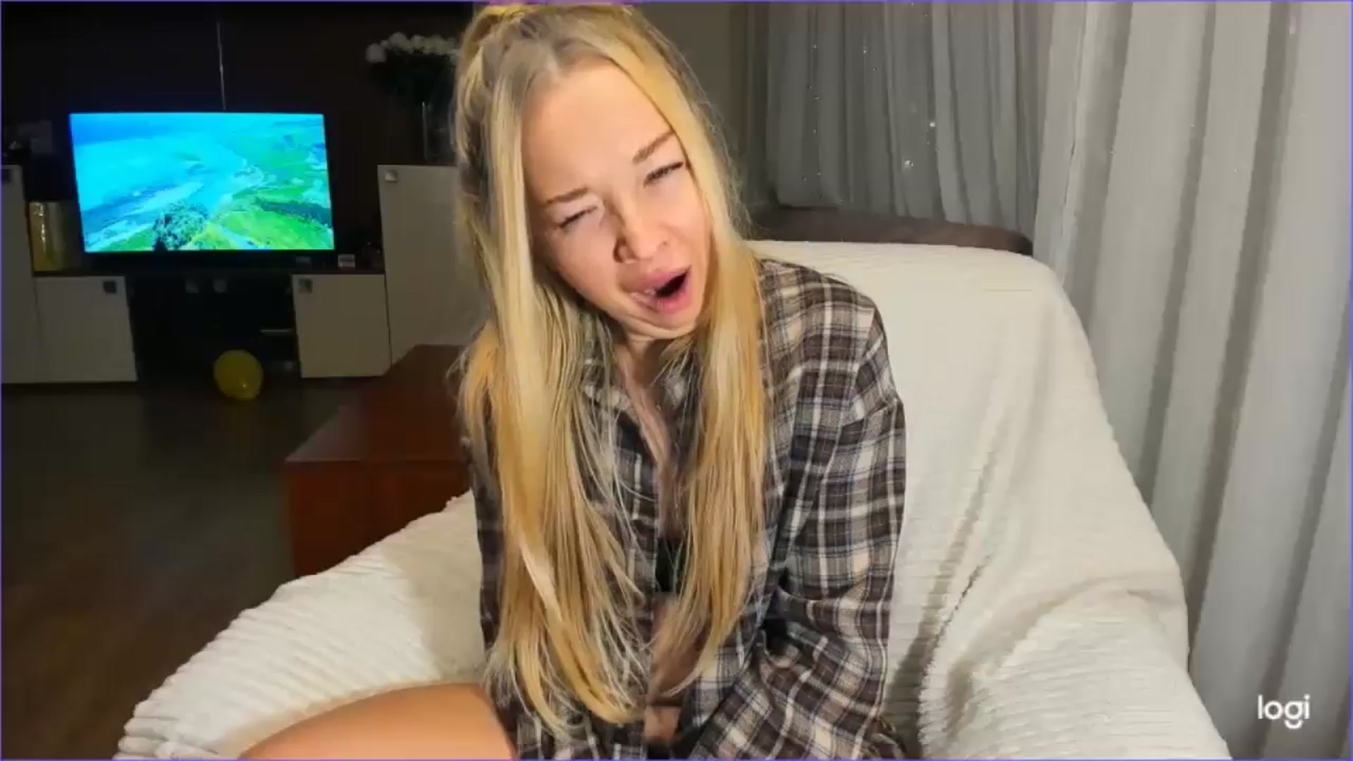 Gallery image thumbnail from FlamingoBday's myfreecams stream on, 02/14/2025, 02:46 image 19 of 20