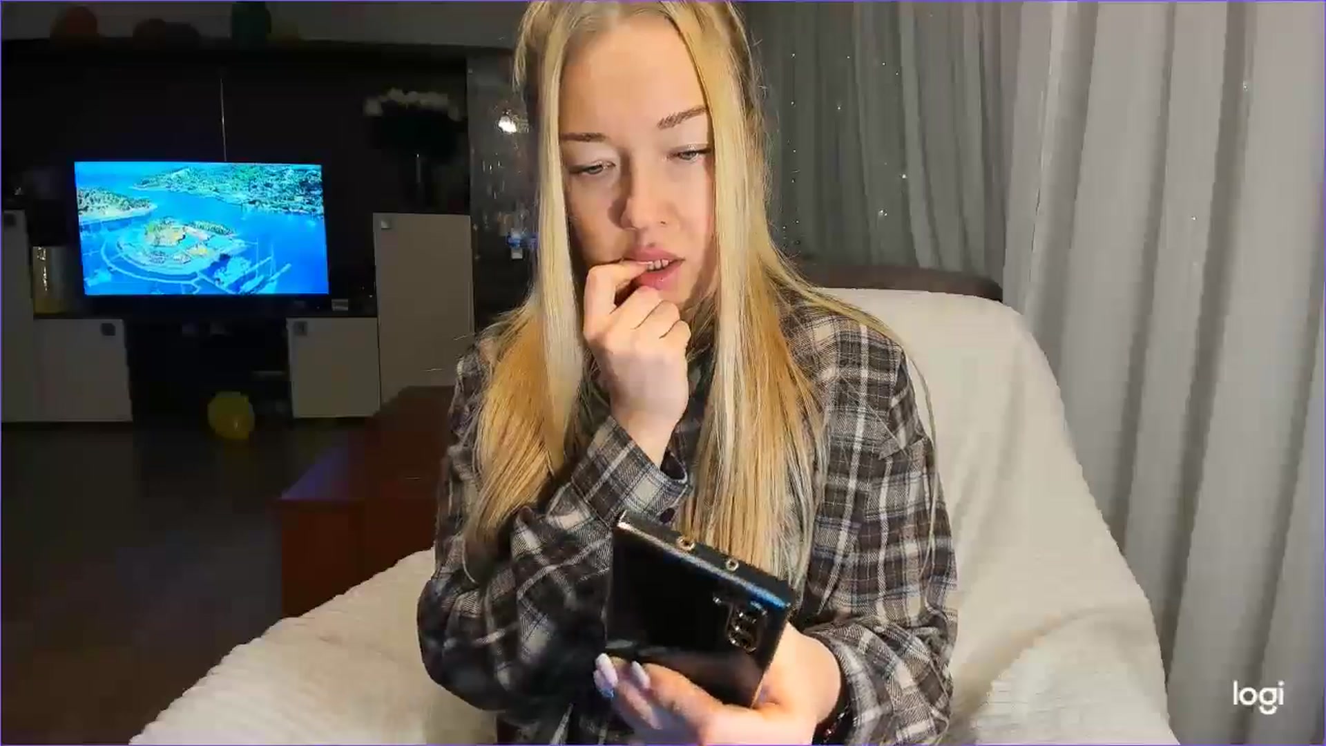 Gallery image thumbnail from FlamingoBday's myfreecams stream on, 02/14/2025, 02:46 image 6 of 20