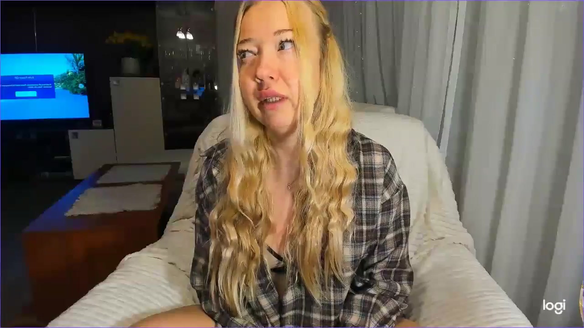 Gallery image thumbnail from FlamingoBday's myfreecams stream on, 02/18/2025, 01:29 image 20 of 20