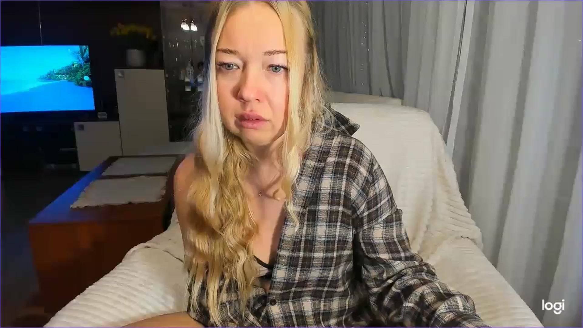 Gallery image thumbnail from FlamingoBday's myfreecams stream on, 02/18/2025, 01:29 image 18 of 20