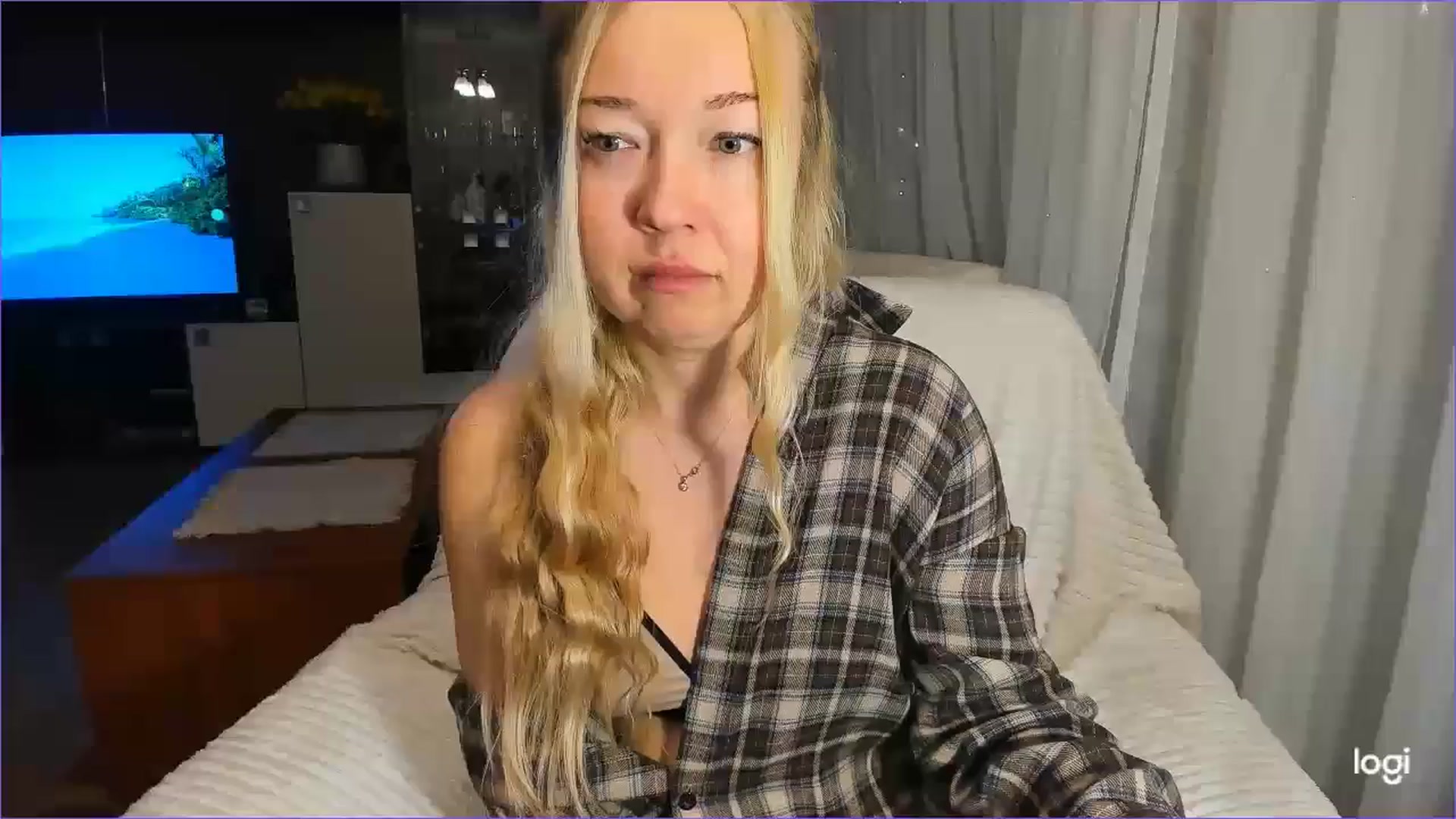 Gallery image thumbnail from FlamingoBday's myfreecams stream on, 02/18/2025, 01:29 image 13 of 20