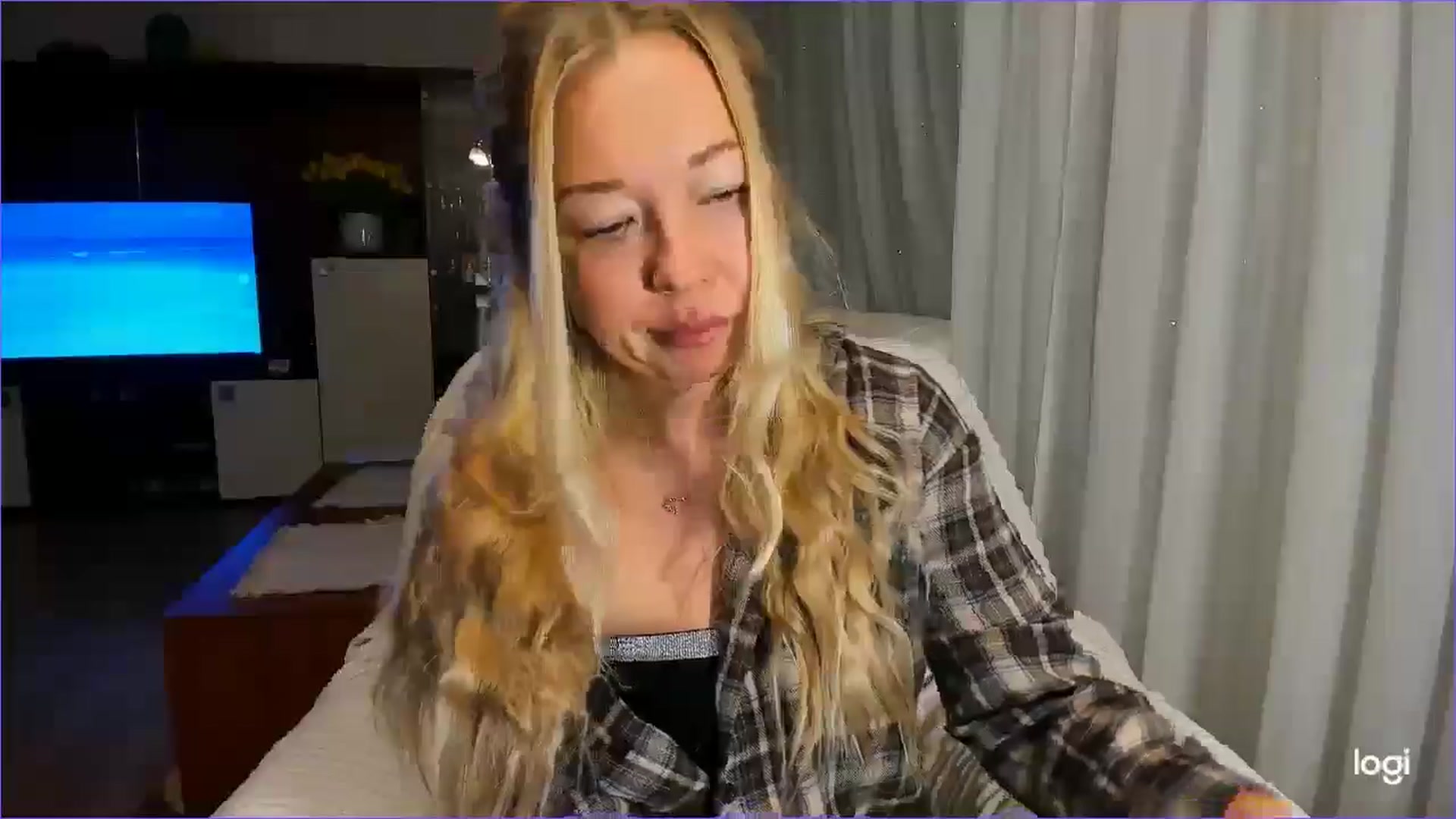 Gallery image thumbnail from FlamingoBday's myfreecams stream on, 02/18/2025, 21:49 image 7 of 20