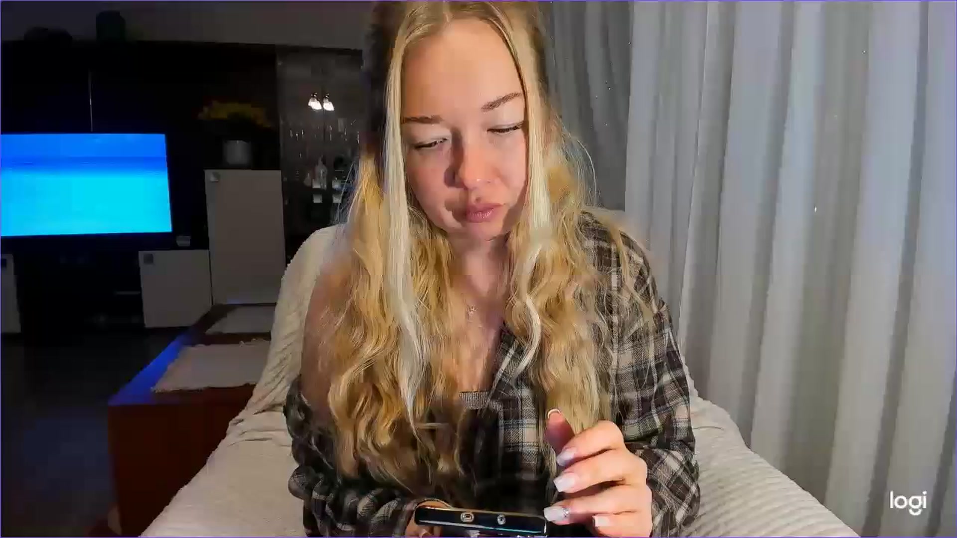 Gallery image thumbnail from FlamingoBday's myfreecams stream on, 02/18/2025, 21:49 image 1 of 20
