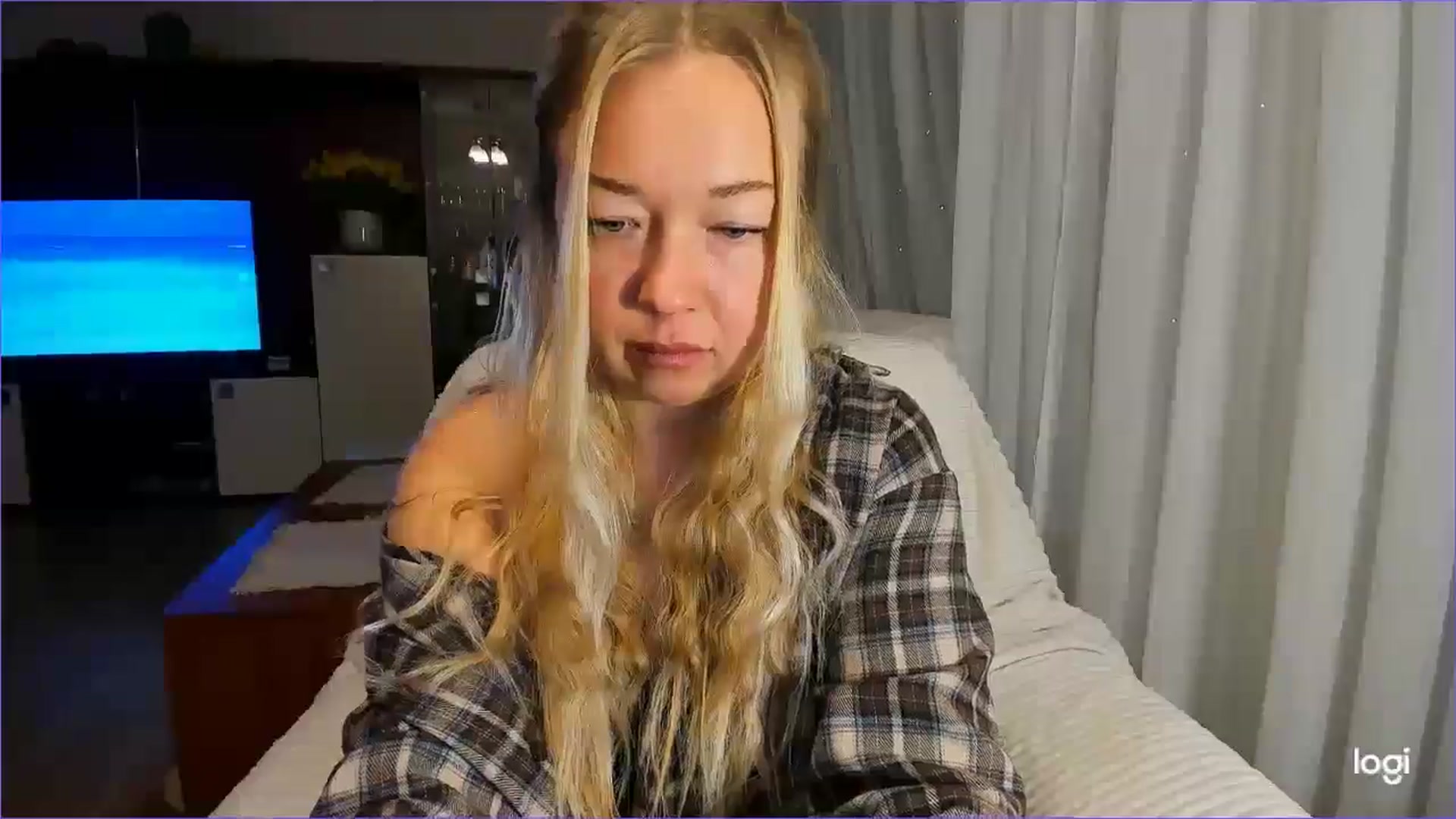 Gallery image thumbnail from FlamingoBday's myfreecams stream on, 02/18/2025, 21:49 image 18 of 20