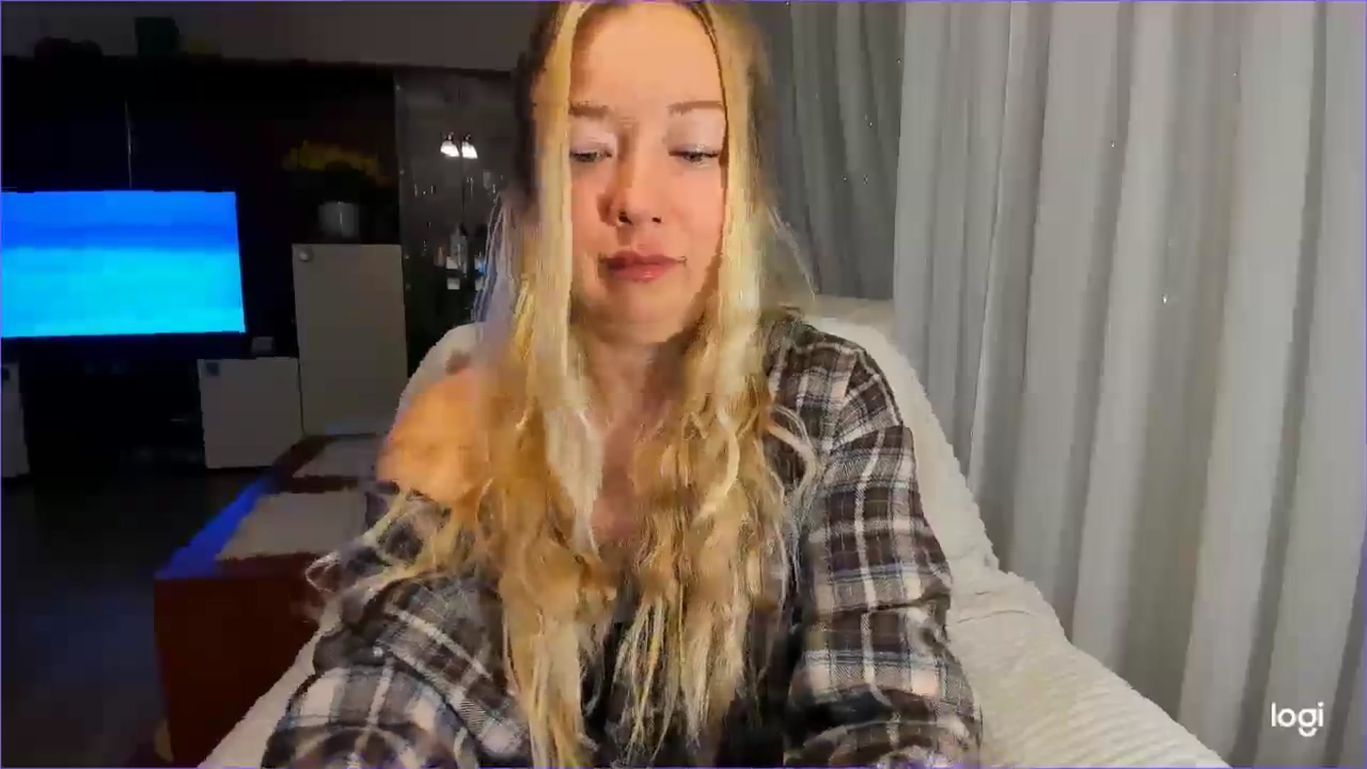 Gallery image thumbnail from FlamingoBday's myfreecams stream on, 02/18/2025, 21:49 image 17 of 20