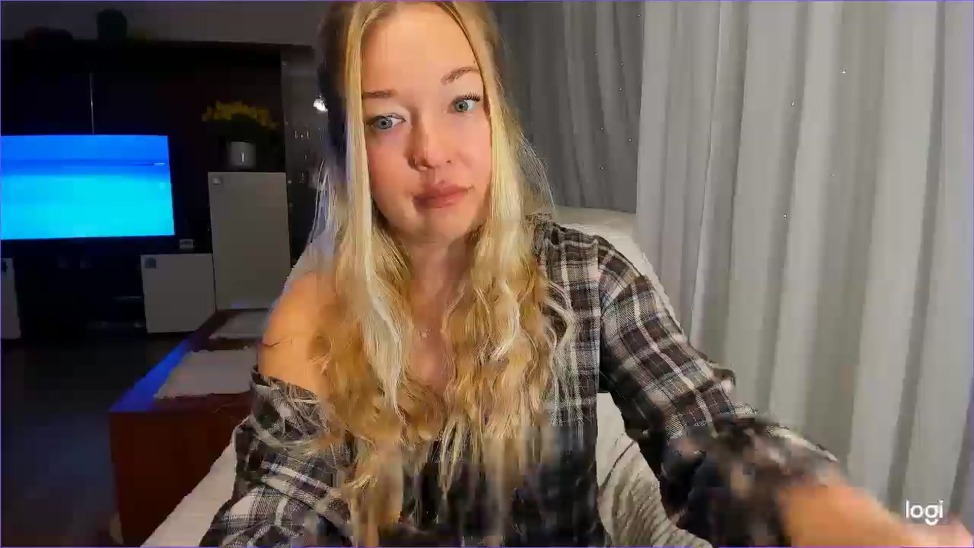 Gallery image thumbnail from FlamingoBday's myfreecams stream on, 02/18/2025, 21:49 image 20 of 20
