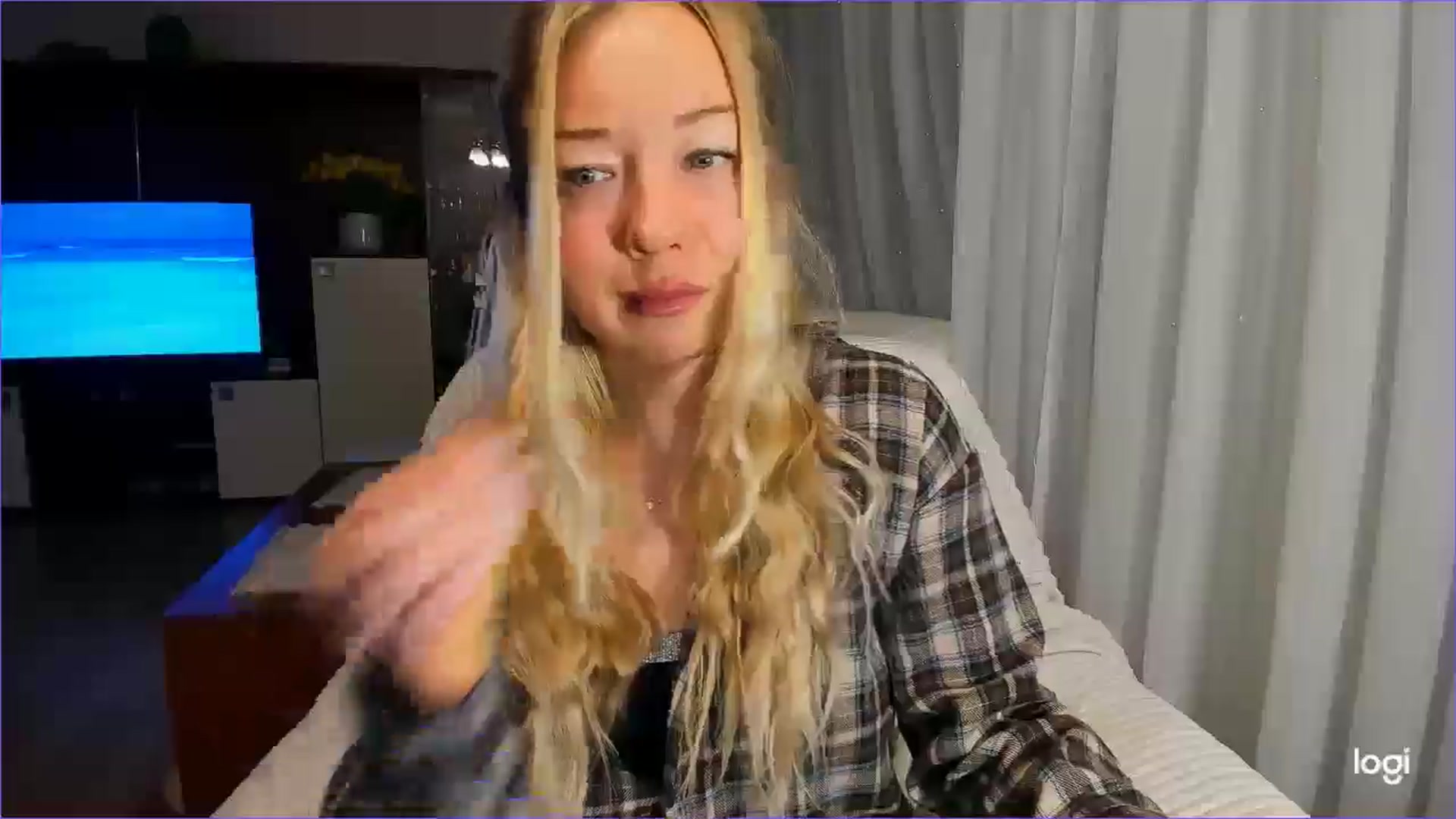Gallery image thumbnail from FlamingoBday's myfreecams stream on, 02/18/2025, 21:49 image 13 of 20