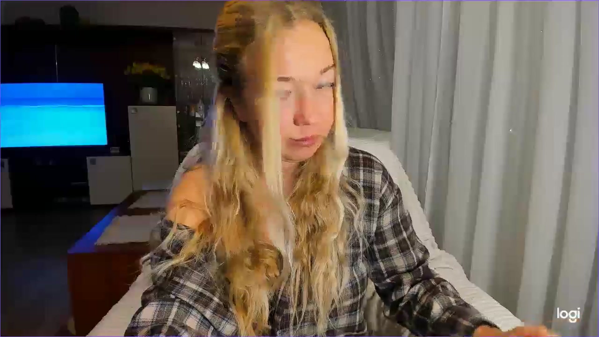 Gallery image thumbnail from FlamingoBday's myfreecams stream on, 02/18/2025, 21:49 image 15 of 20