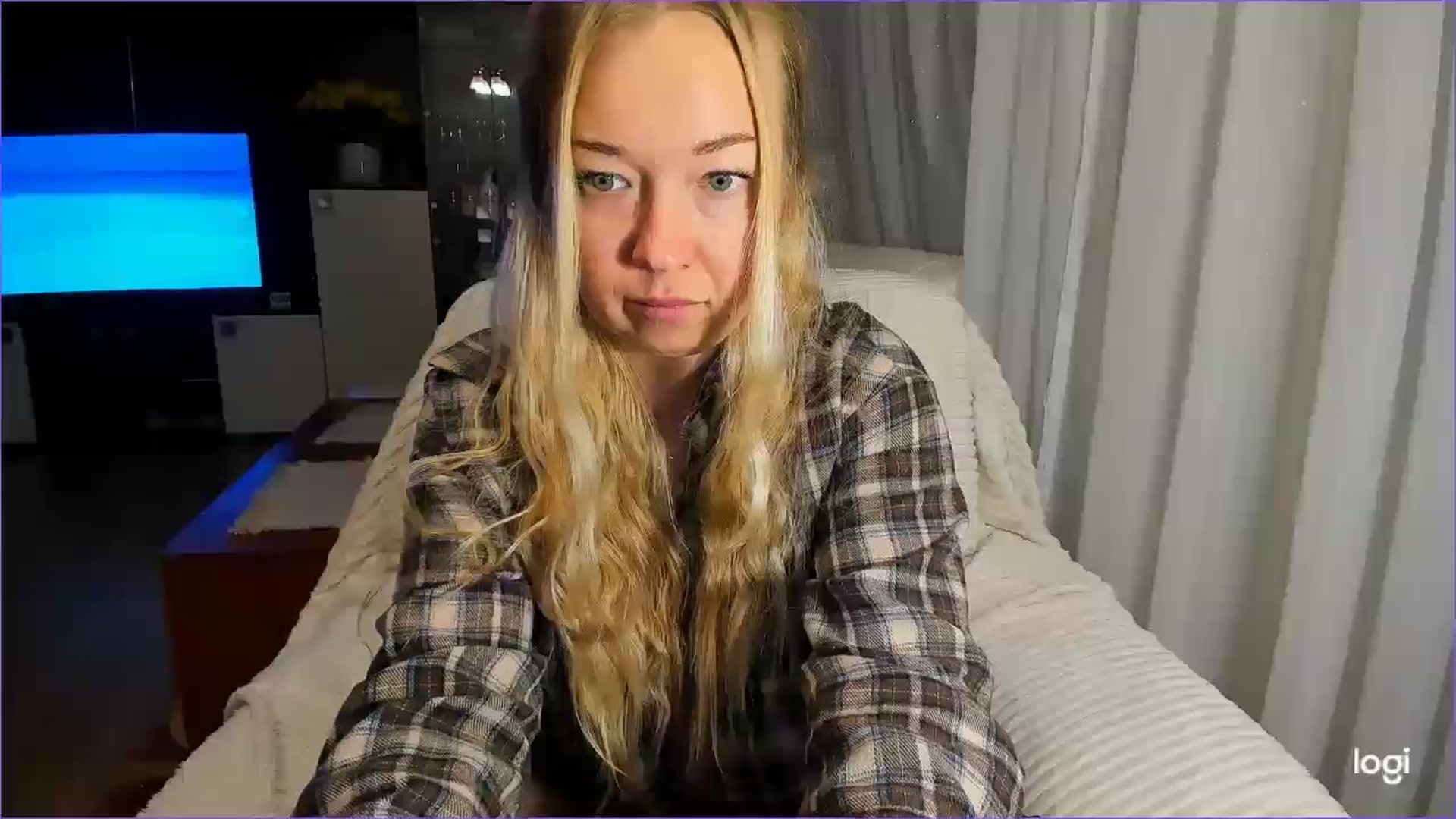 Gallery image thumbnail from FlamingoBday's myfreecams stream on, 02/19/2025, 24:58 image 13 of 20