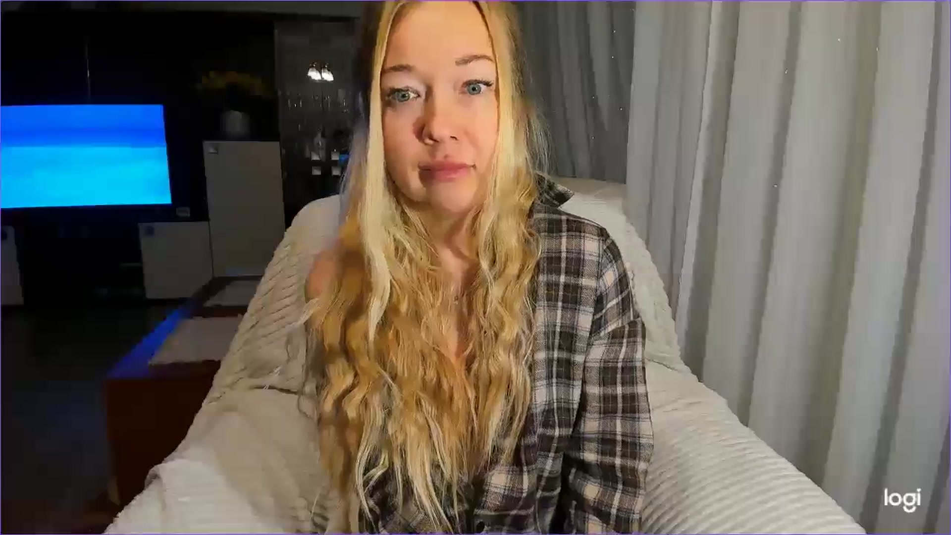 Gallery image thumbnail from FlamingoBday's myfreecams stream on, 02/19/2025, 24:58 image 17 of 20