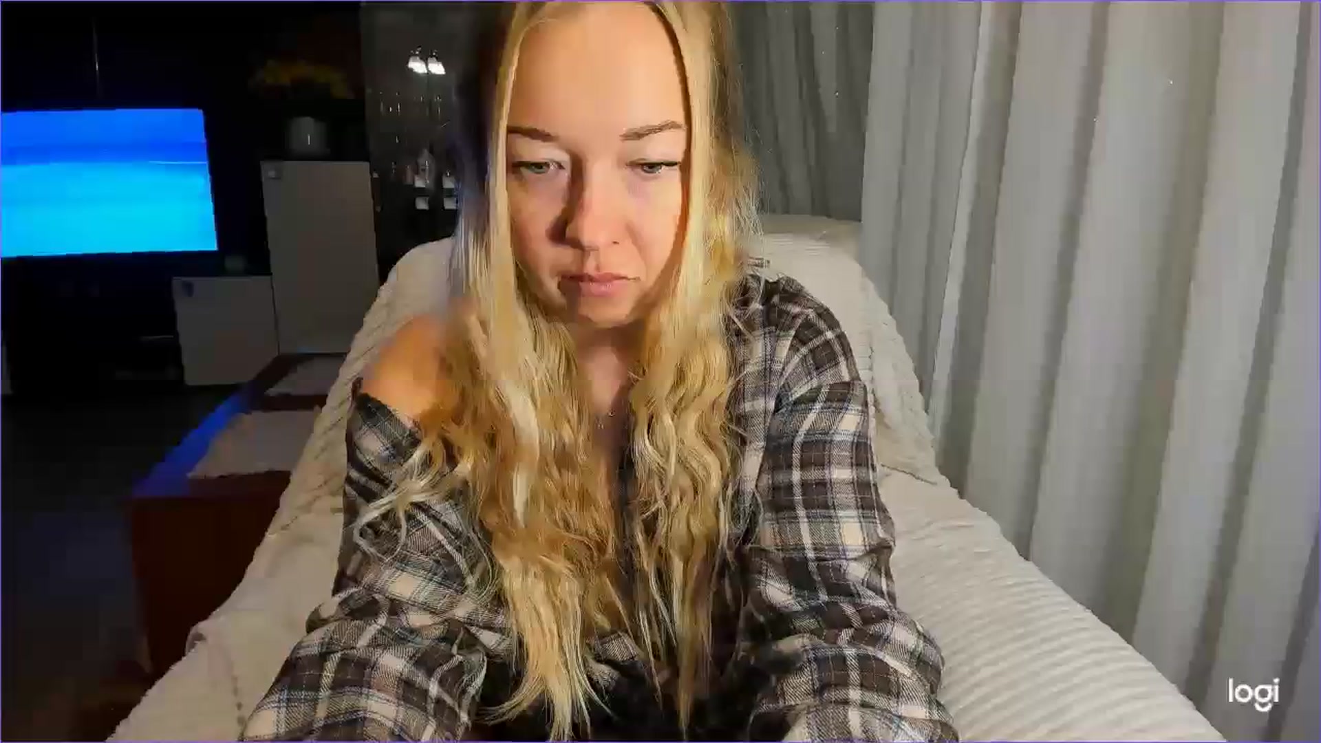 Gallery image thumbnail from FlamingoBday's myfreecams stream on, 02/19/2025, 24:58 image 19 of 20