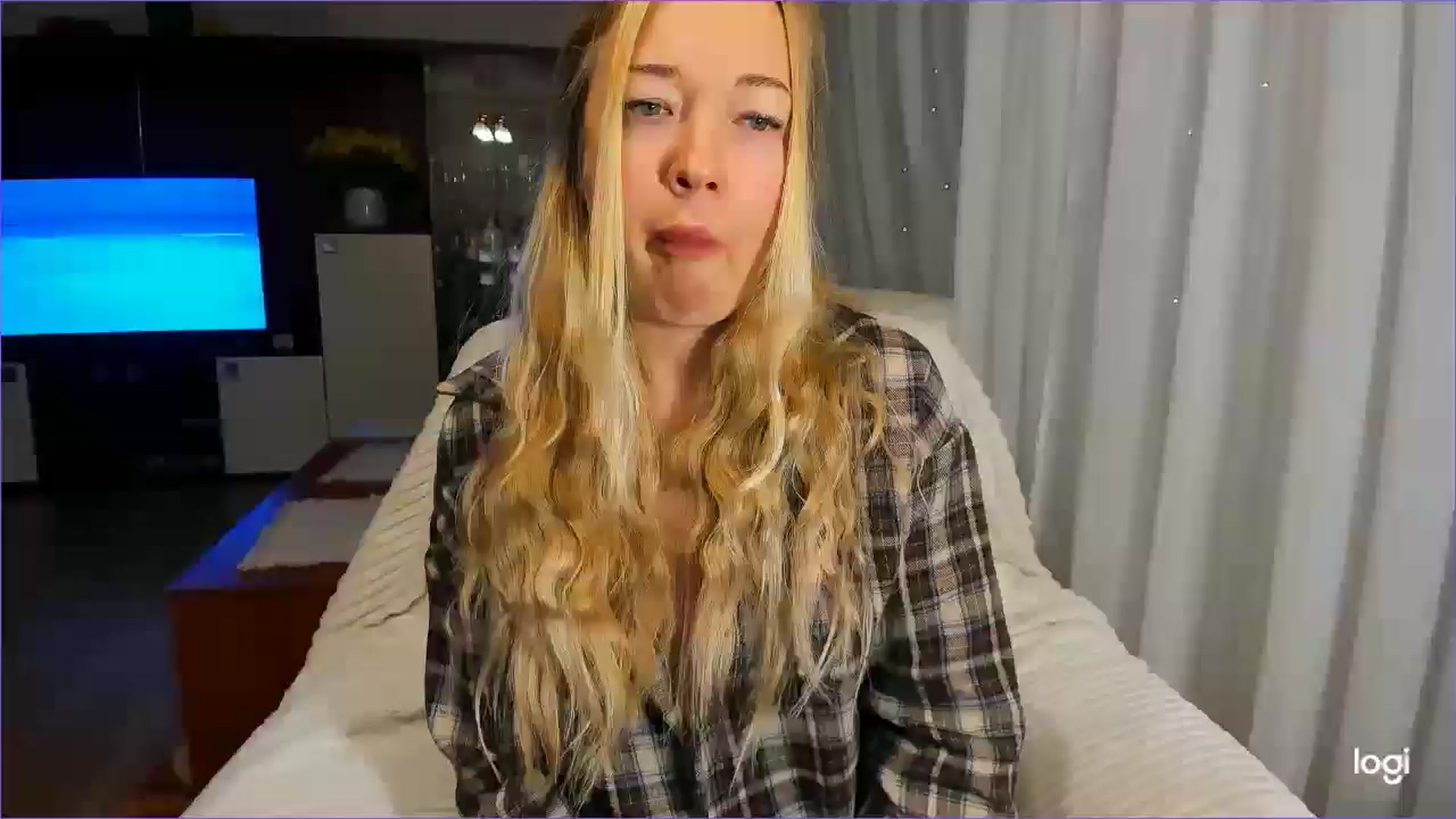 Gallery image thumbnail from FlamingoBday's myfreecams stream on, 02/19/2025, 24:58 image 2 of 20