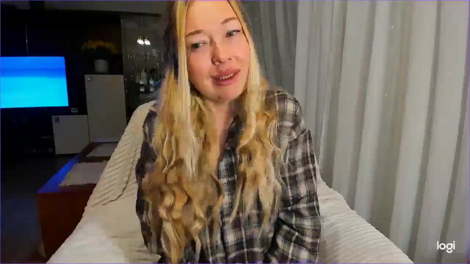 Gallery image thumbnail from FlamingoBday's myfreecams stream on, 02/19/2025, 24:58 image 4 of 20