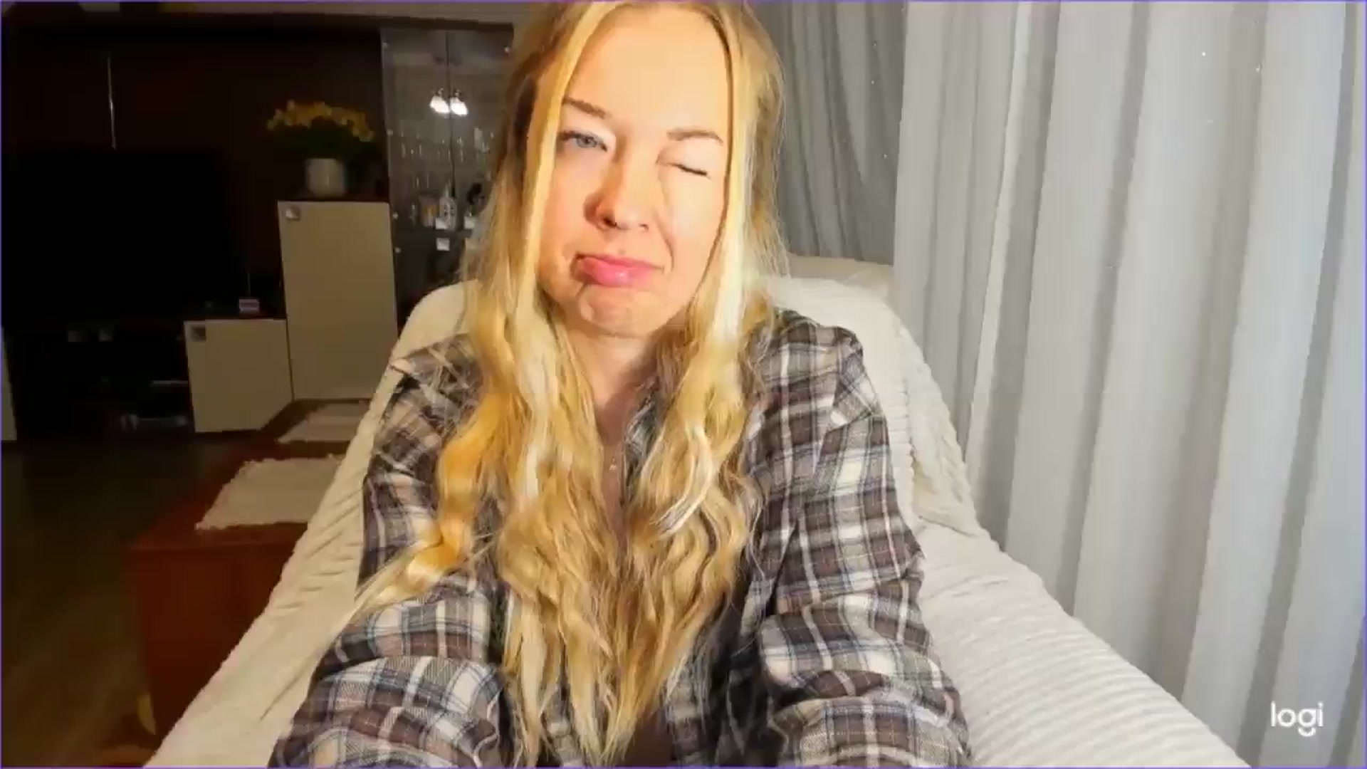 Gallery image thumbnail from FlamingoBday's myfreecams stream on, 02/19/2025, 01:35 image 18 of 20