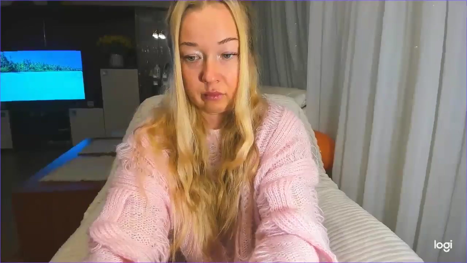 Gallery image thumbnail from FlamingoBday's myfreecams stream on, 02/20/2025, 24:04 image 8 of 20