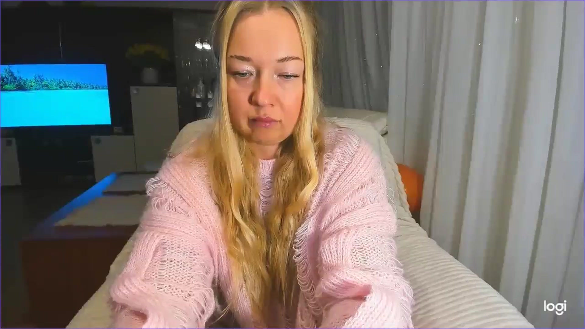 Gallery image thumbnail from FlamingoBday's myfreecams stream on, 02/20/2025, 24:04 image 6 of 20