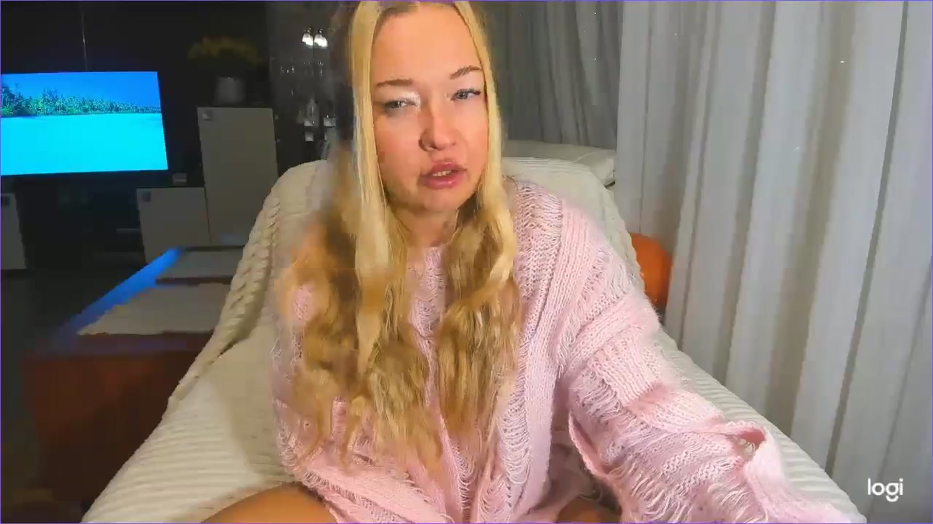 Gallery image thumbnail from FlamingoBday's myfreecams stream on, 02/20/2025, 24:04 image 10 of 20