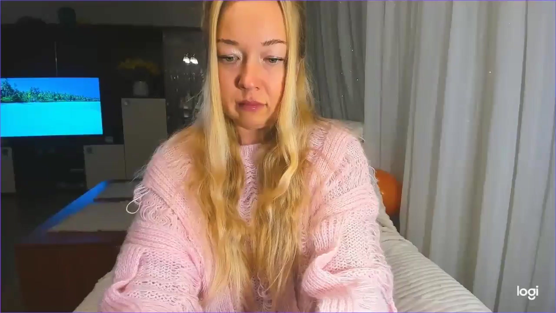 Gallery image thumbnail from FlamingoBday's myfreecams stream on, 02/20/2025, 24:04 image 1 of 20