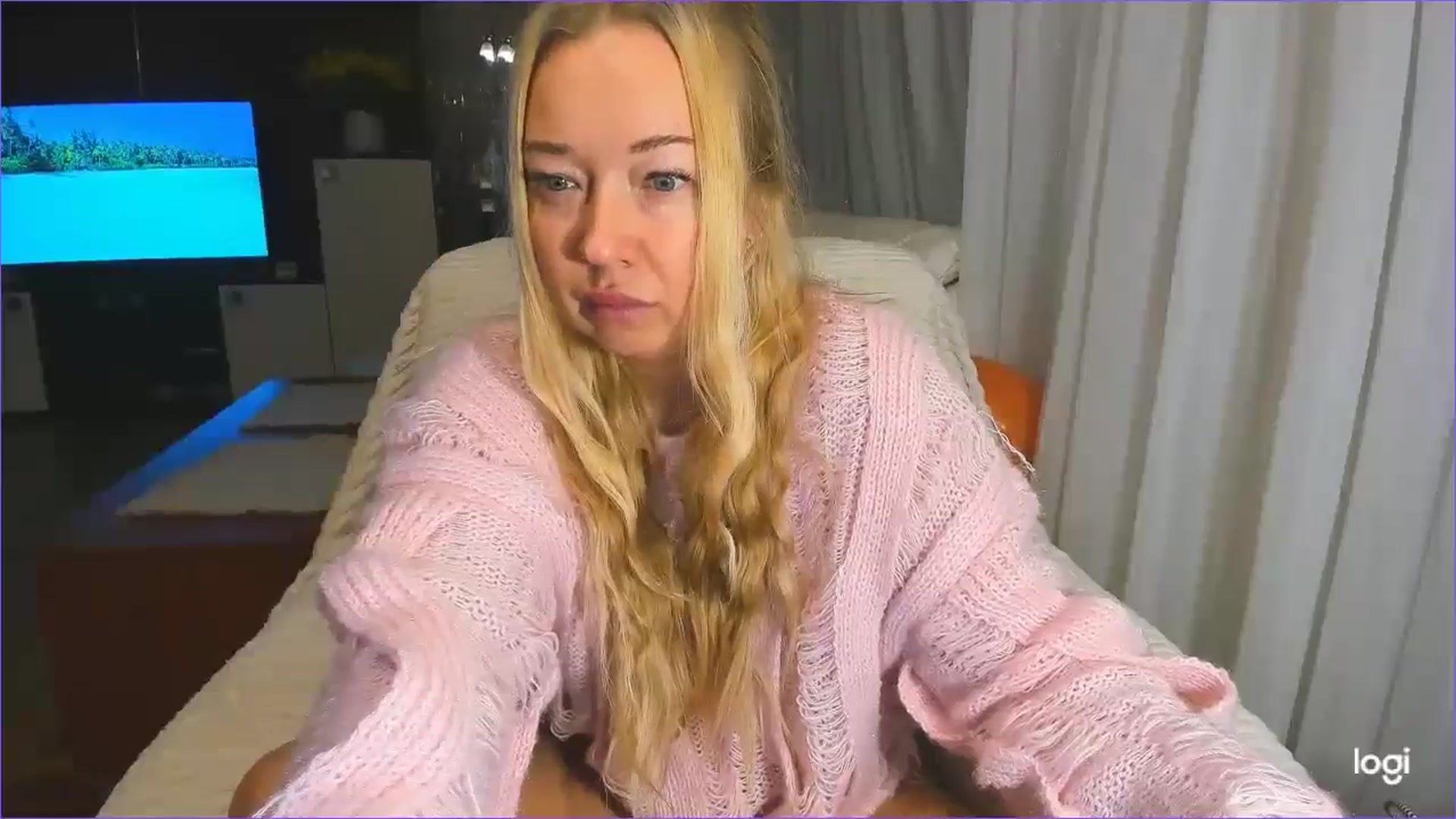 Gallery image thumbnail from FlamingoBday's myfreecams stream on, 02/20/2025, 01:38 image 12 of 20