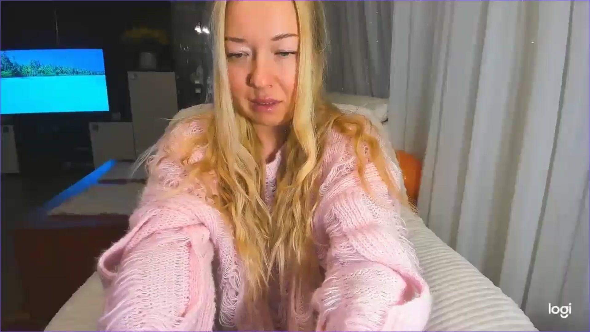 Gallery image thumbnail from FlamingoBday's myfreecams stream on, 02/20/2025, 01:38 image 3 of 20