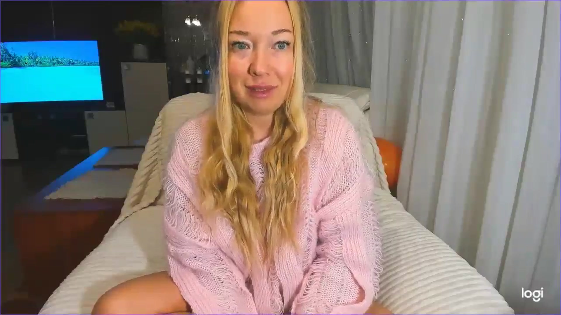 Gallery image thumbnail from FlamingoBday's myfreecams stream on, 02/20/2025, 01:38 image 5 of 20