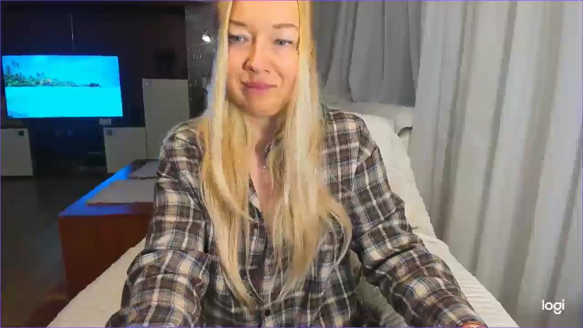 Gallery image thumbnail from FlamingoBday's myfreecams stream on, 02/25/2025, 02:51 image 6 of 20