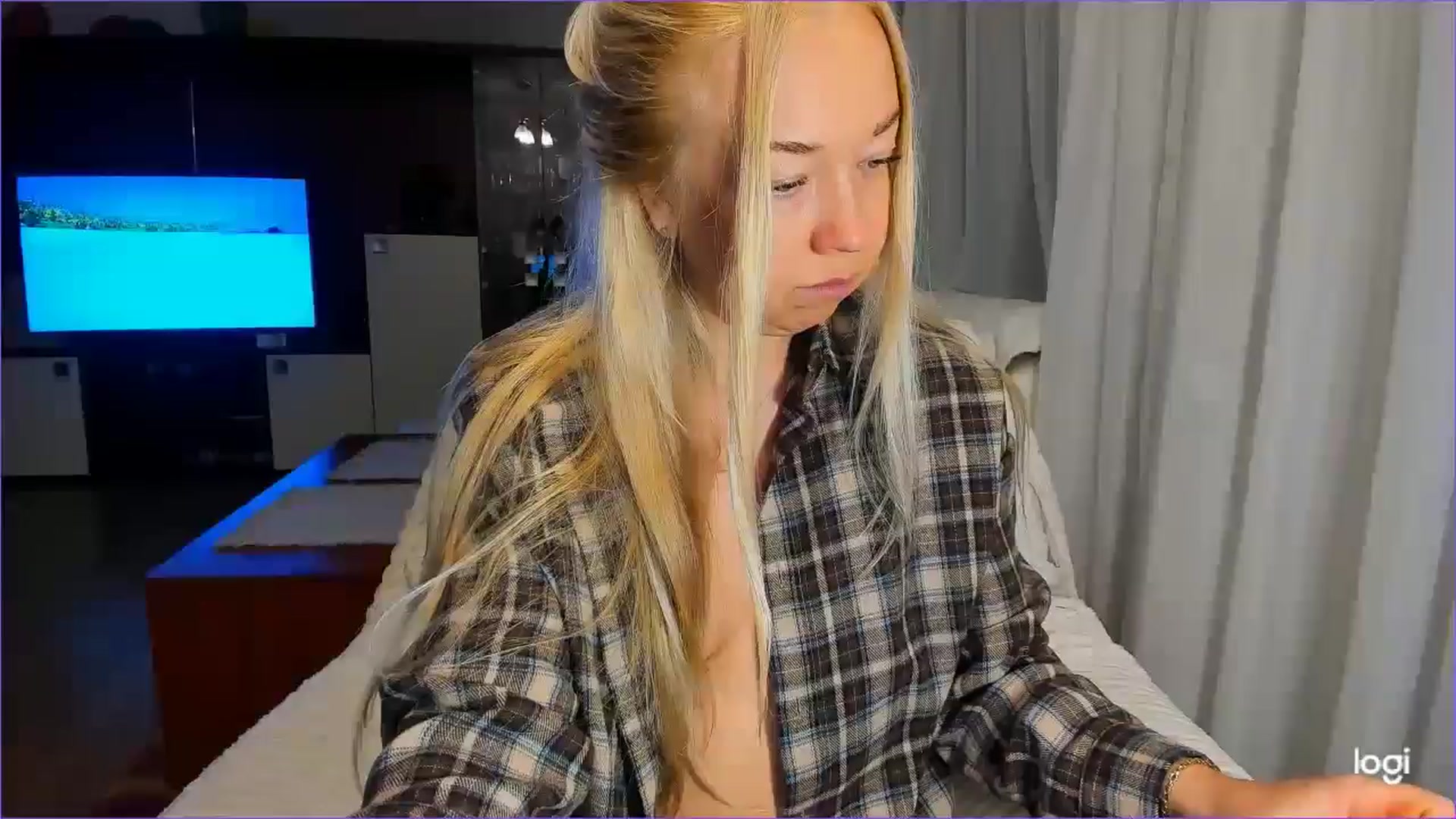Gallery image thumbnail from FlamingoBday's myfreecams stream on, 02/25/2025, 02:51 image 15 of 20