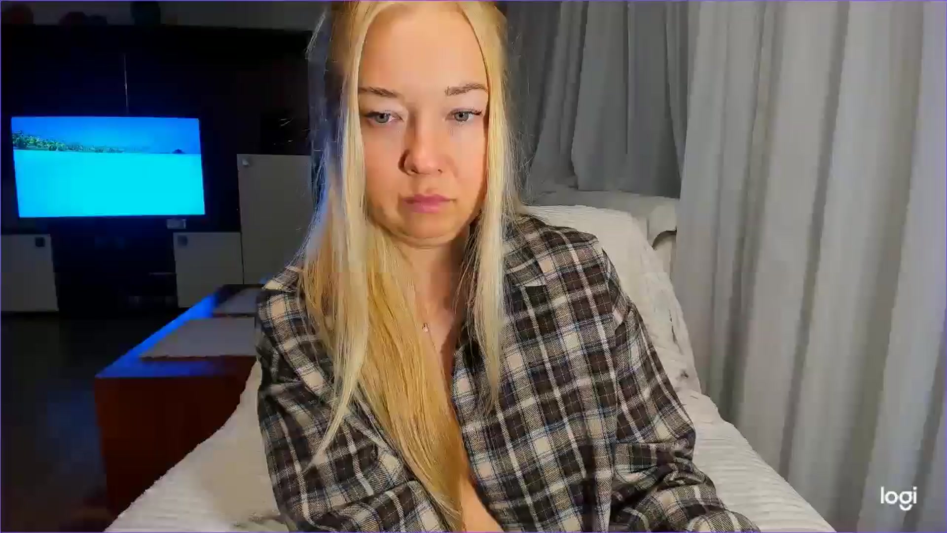 Gallery image thumbnail from FlamingoBday's myfreecams stream on, 02/25/2025, 02:51 image 14 of 20
