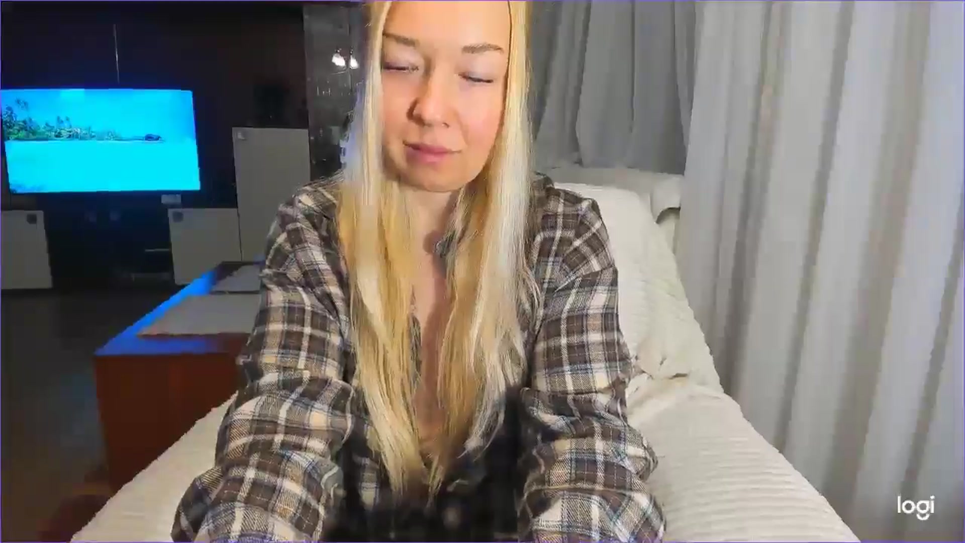 Gallery image thumbnail from FlamingoBday's myfreecams stream on, 02/25/2025, 02:51 image 7 of 20