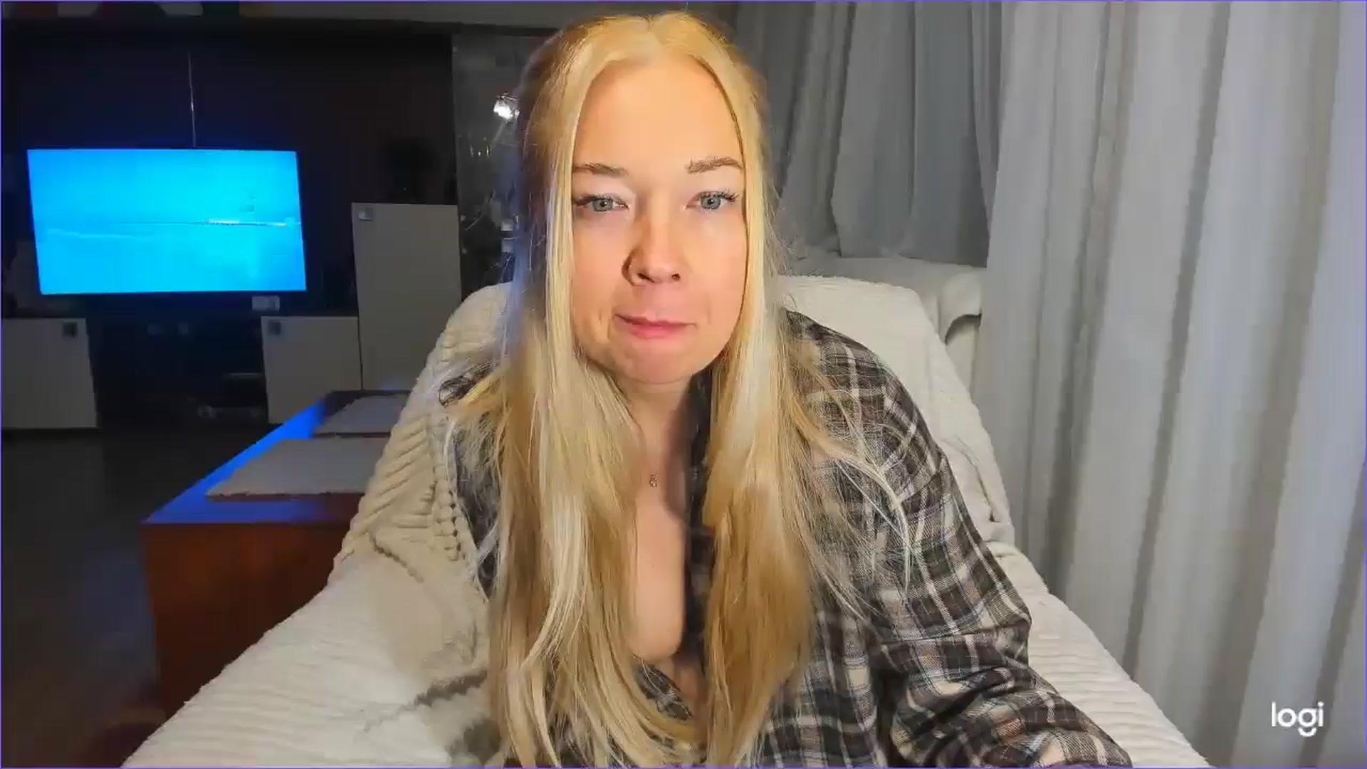 Gallery image thumbnail from FlamingoBday's myfreecams stream on, 02/25/2025, 02:51 image 18 of 20