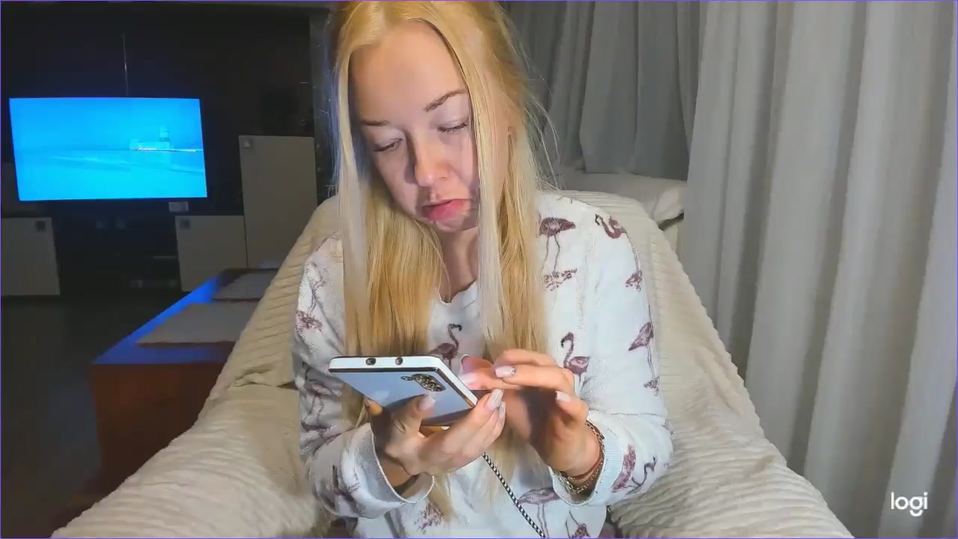 Gallery image thumbnail from FlamingoBday's myfreecams stream on, 02/25/2025, 04:48 image 11 of 20