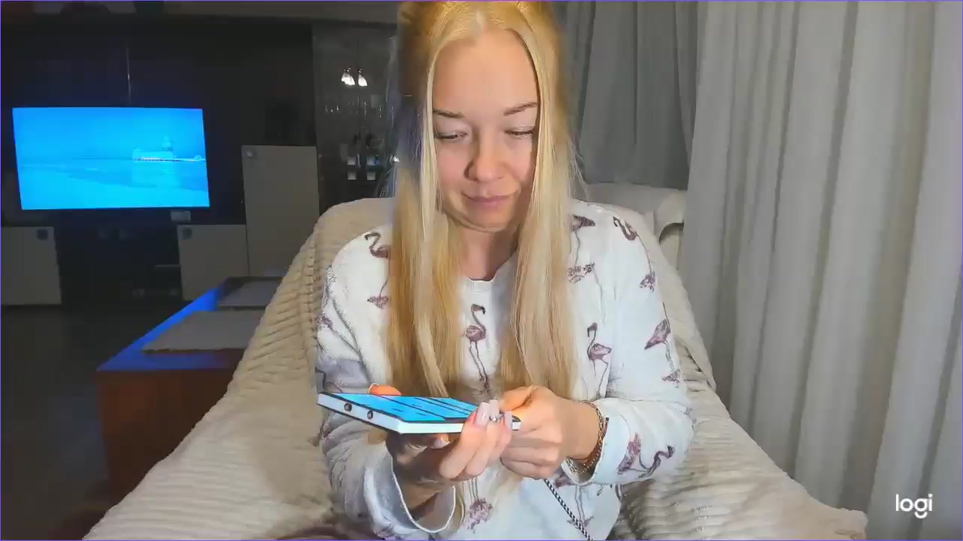Gallery image thumbnail from FlamingoBday's myfreecams stream on, 02/25/2025, 04:48 image 1 of 20