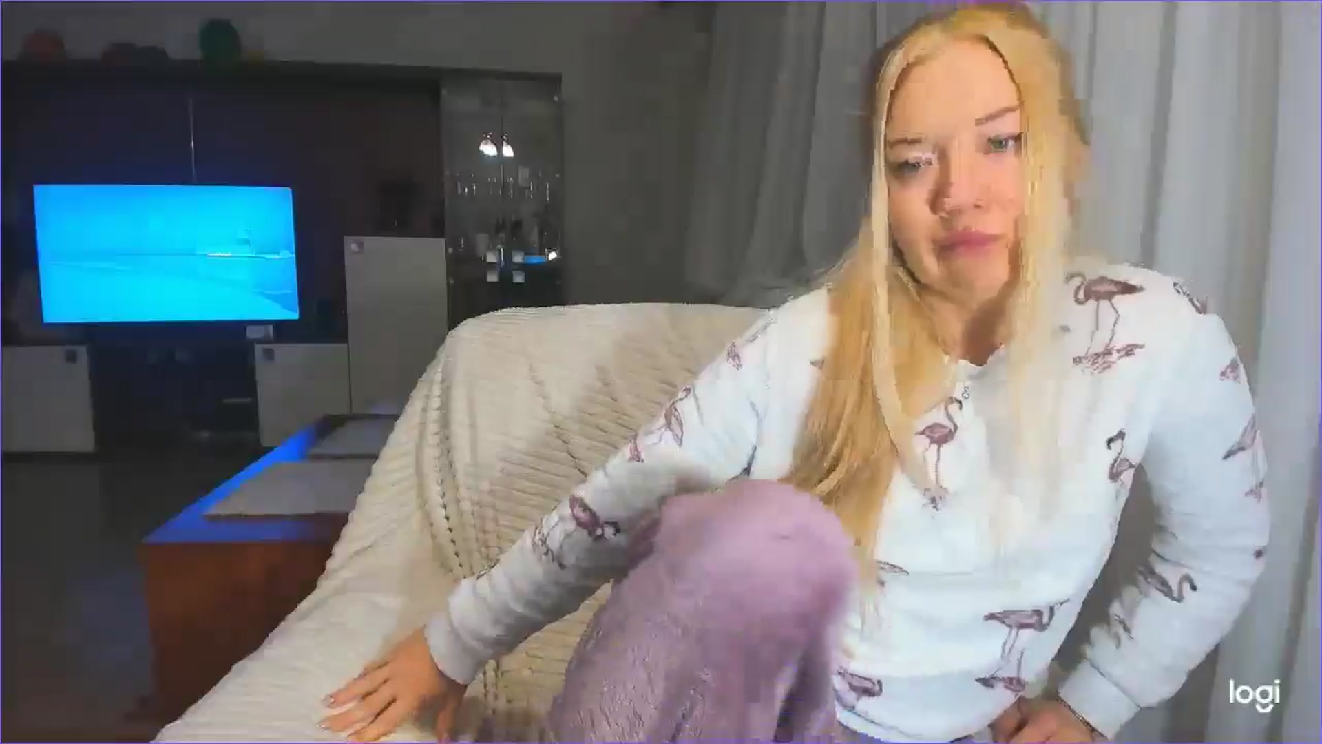 Gallery image thumbnail from FlamingoBday's myfreecams stream on, 02/25/2025, 04:48 image 3 of 20