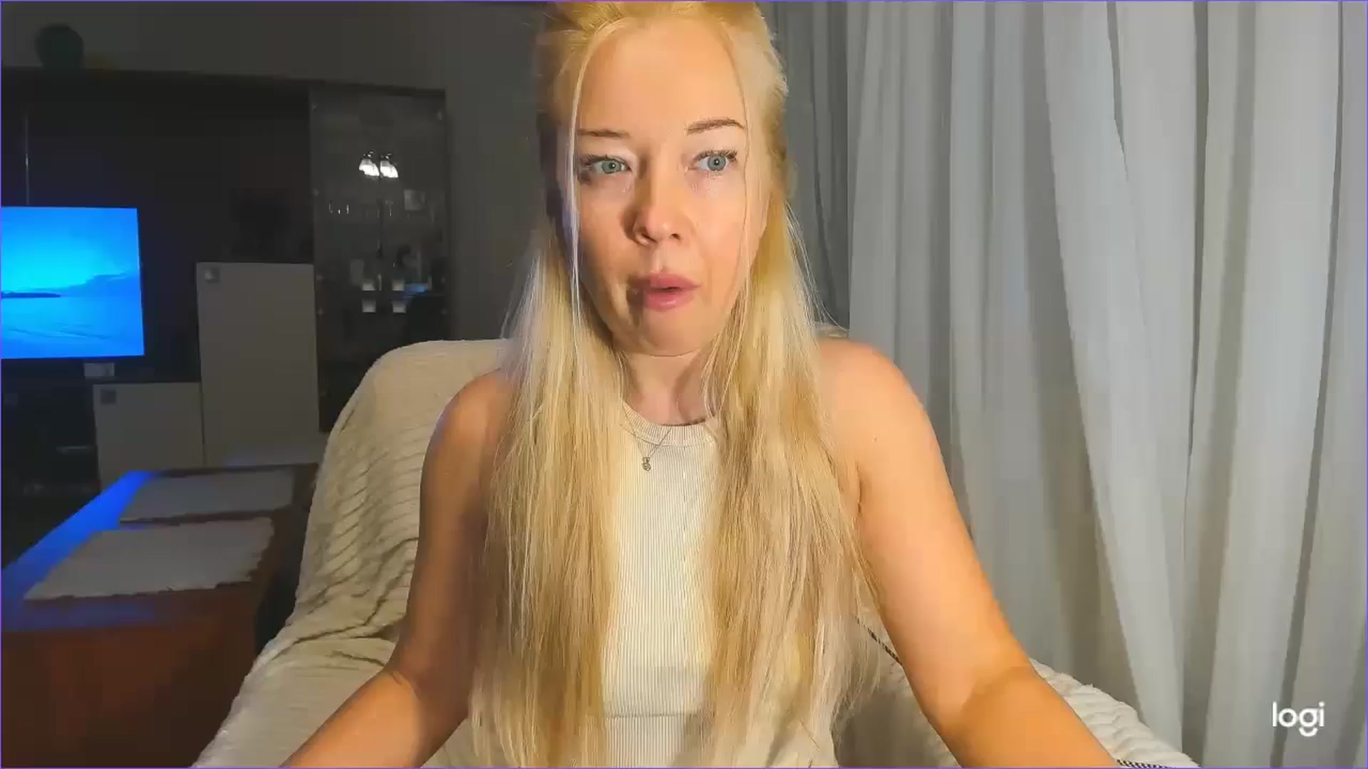 Gallery image thumbnail from FlamingoBday's myfreecams stream on, 02/25/2025, 22:17 image 14 of 20