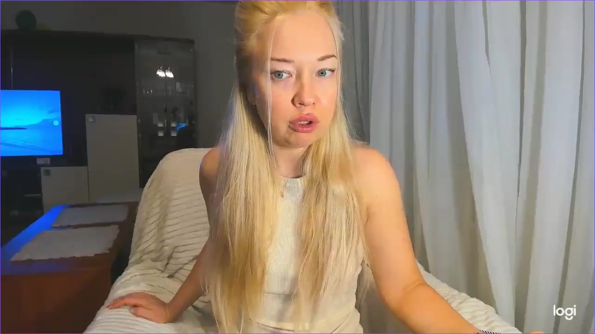 Gallery image thumbnail from FlamingoBday's myfreecams stream on, 02/25/2025, 22:17 image 17 of 20