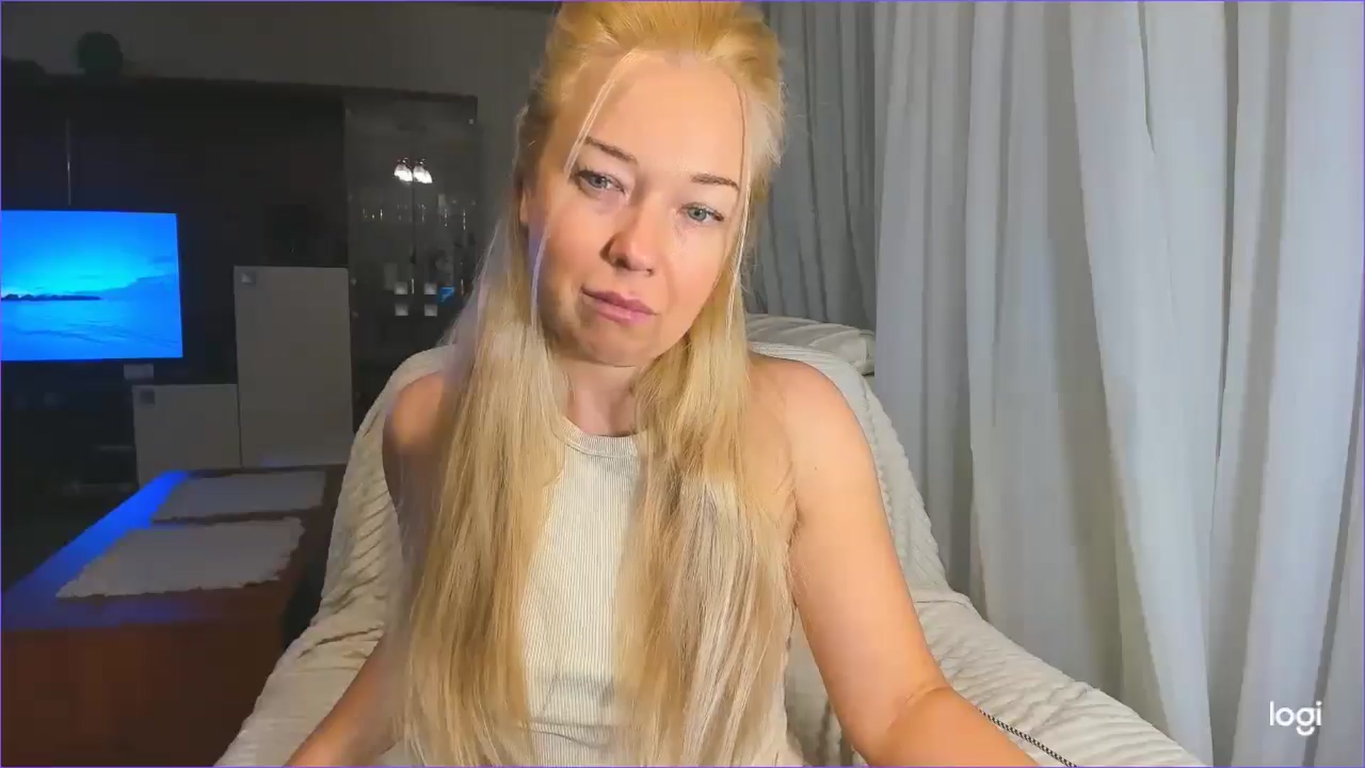 Gallery image thumbnail from FlamingoBday's myfreecams stream on, 02/25/2025, 22:17 image 2 of 20