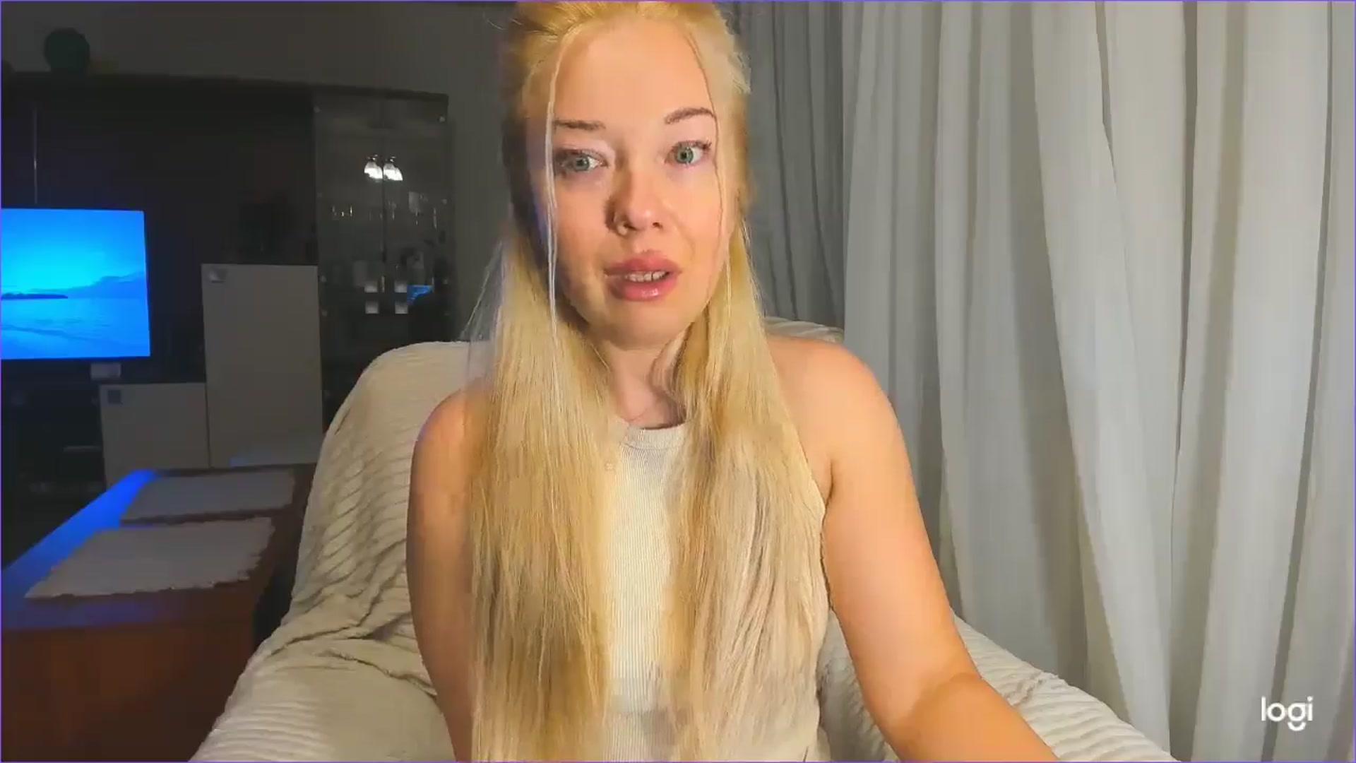 Gallery image thumbnail from FlamingoBday's myfreecams stream on, 02/25/2025, 22:17 image 9 of 20