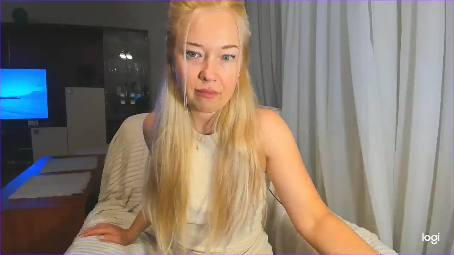 Gallery image thumbnail from FlamingoBday's myfreecams stream on, 02/25/2025, 22:17 image 16 of 20