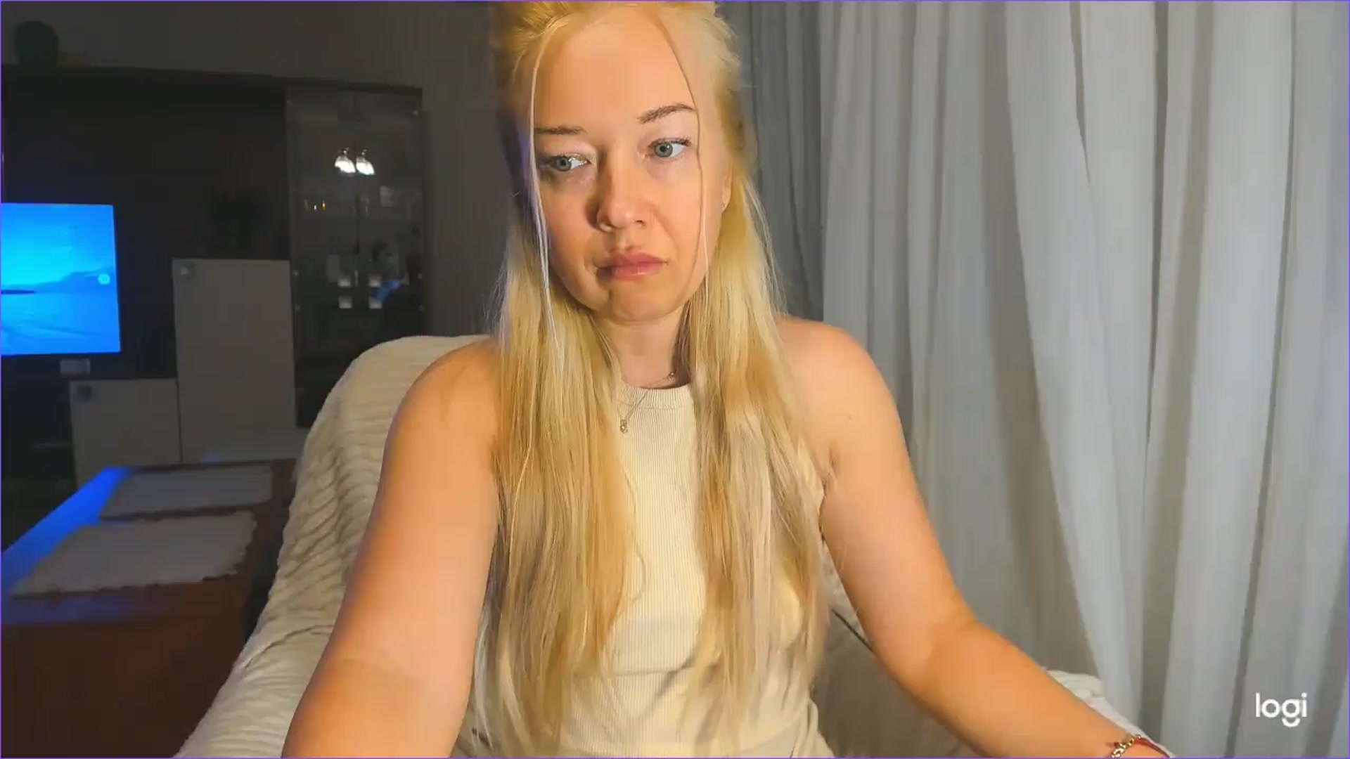 Gallery image thumbnail from FlamingoBday's myfreecams stream on, 02/26/2025, 24:01 image 8 of 20