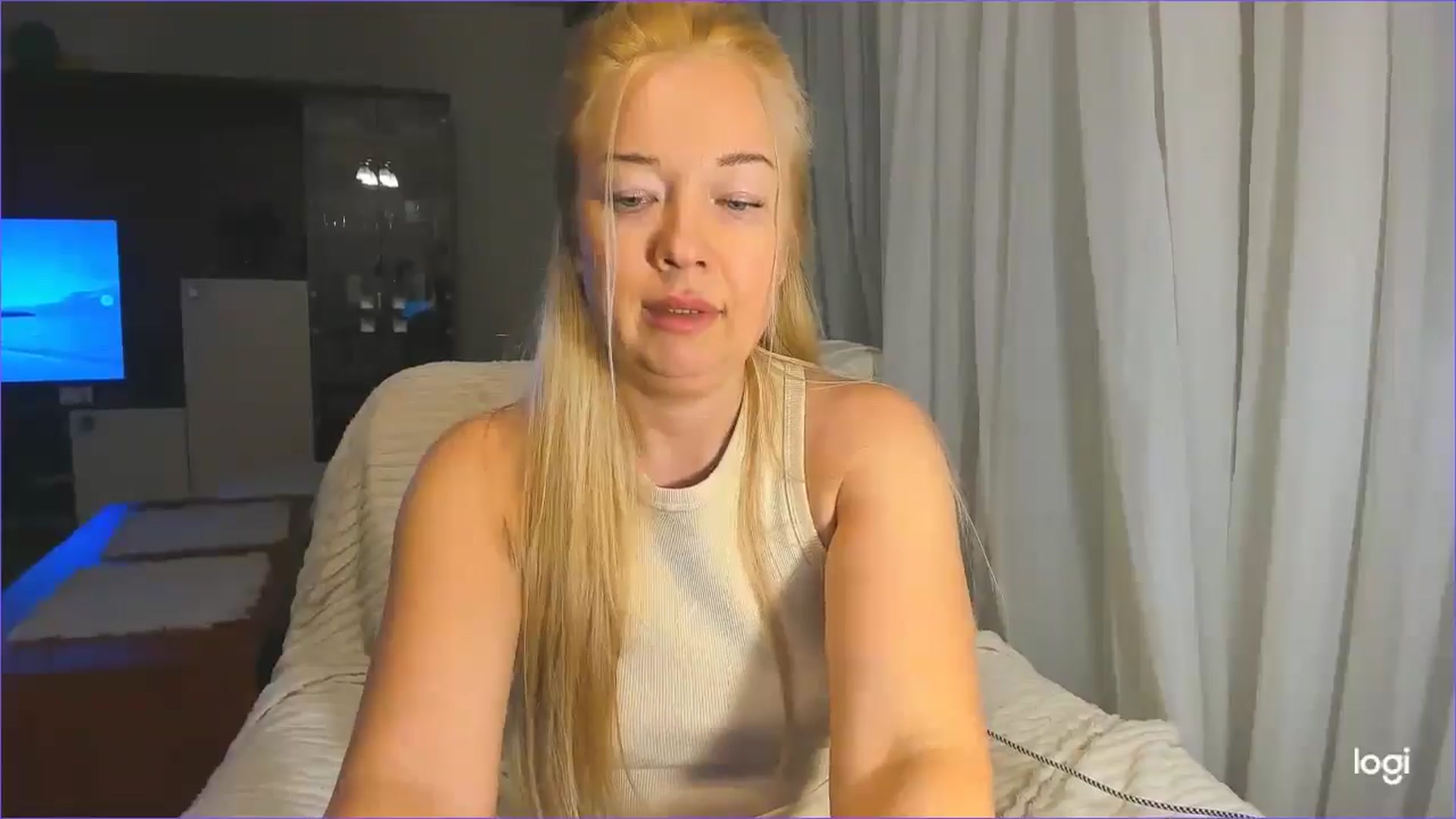 Gallery image thumbnail from FlamingoBday's myfreecams stream on, 02/26/2025, 24:01 image 12 of 20