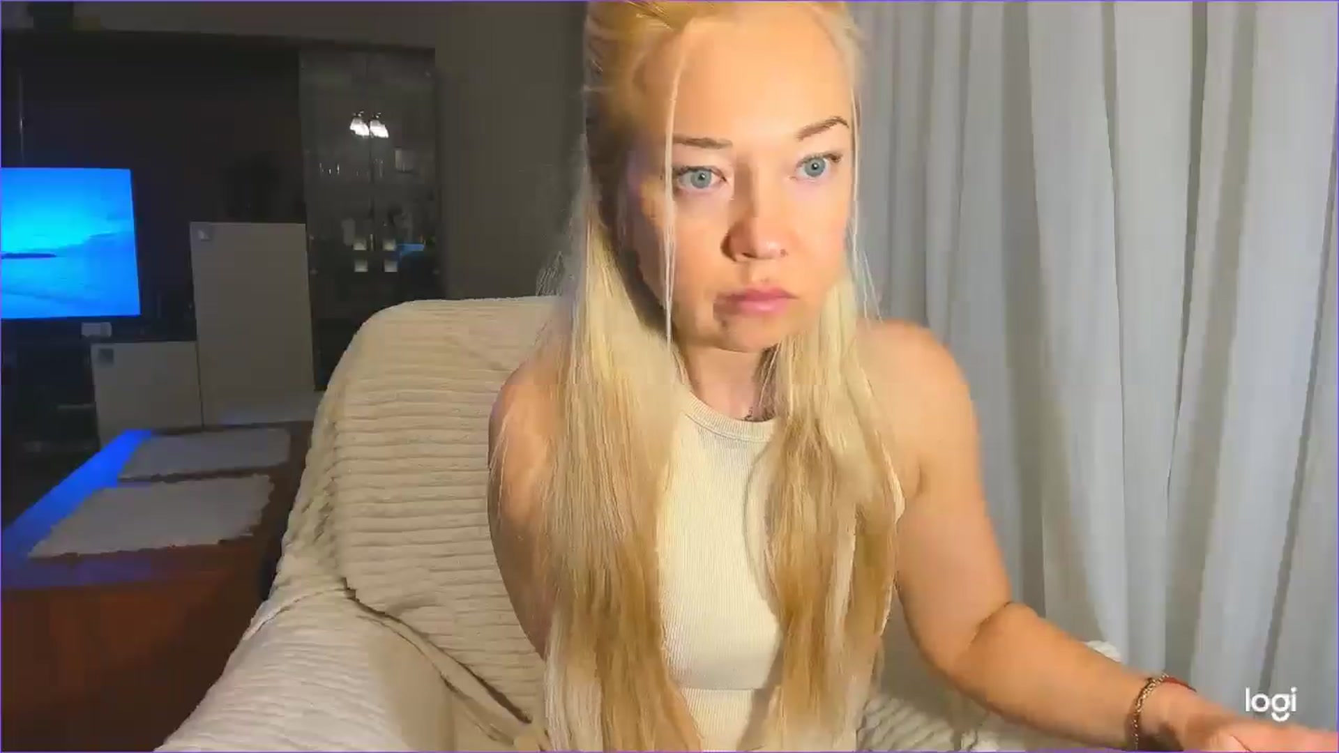 Gallery image thumbnail from FlamingoBday's myfreecams stream on, 02/26/2025, 24:01 image 17 of 20