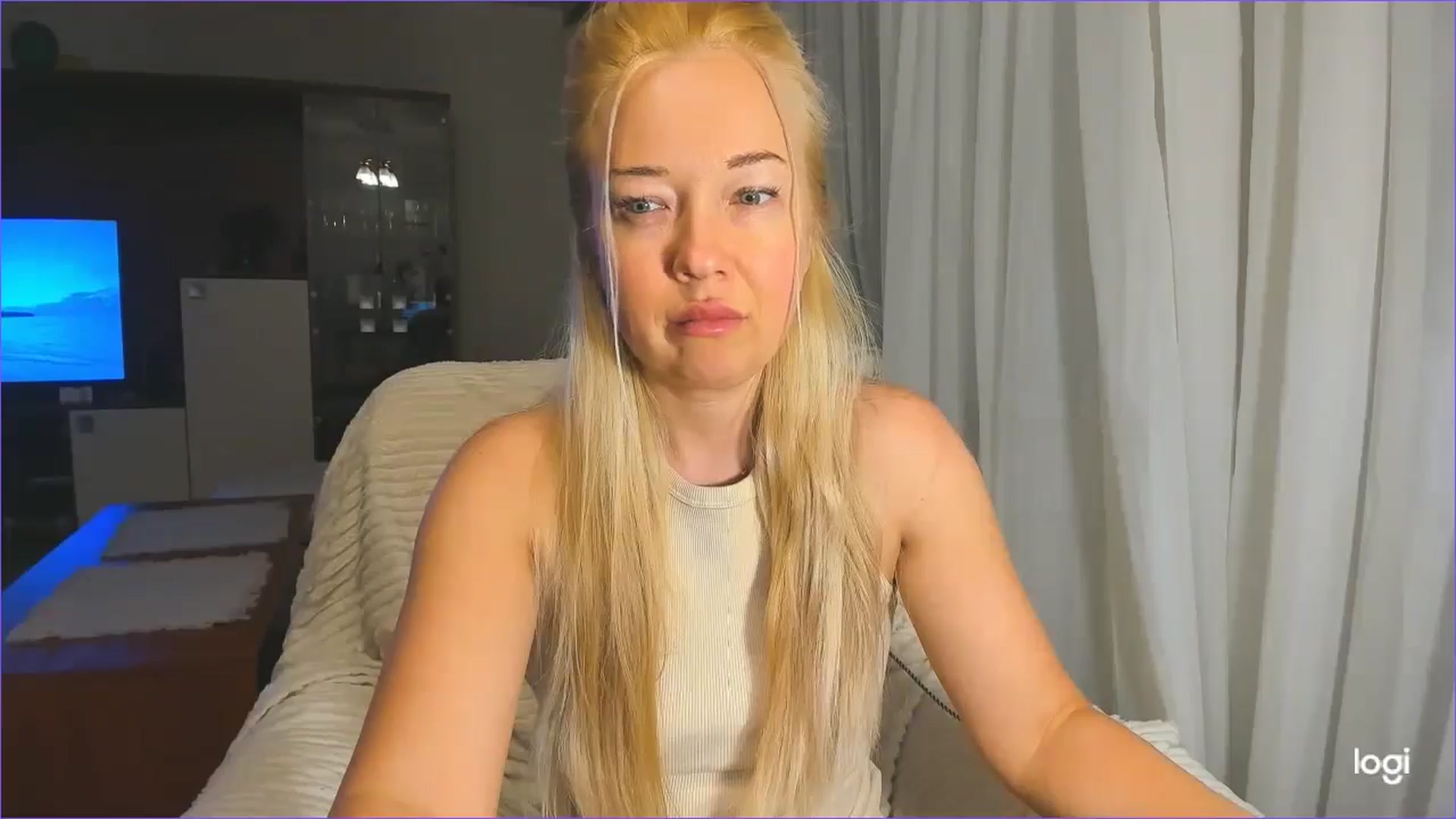 Gallery image thumbnail from FlamingoBday's myfreecams stream on, 02/26/2025, 24:01 image 13 of 20