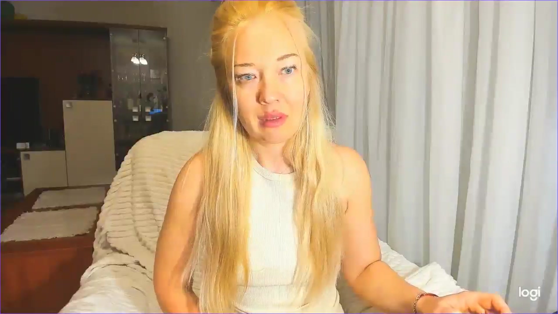 Gallery image thumbnail from FlamingoBday's myfreecams stream on, 02/26/2025, 02:00 image 14 of 20