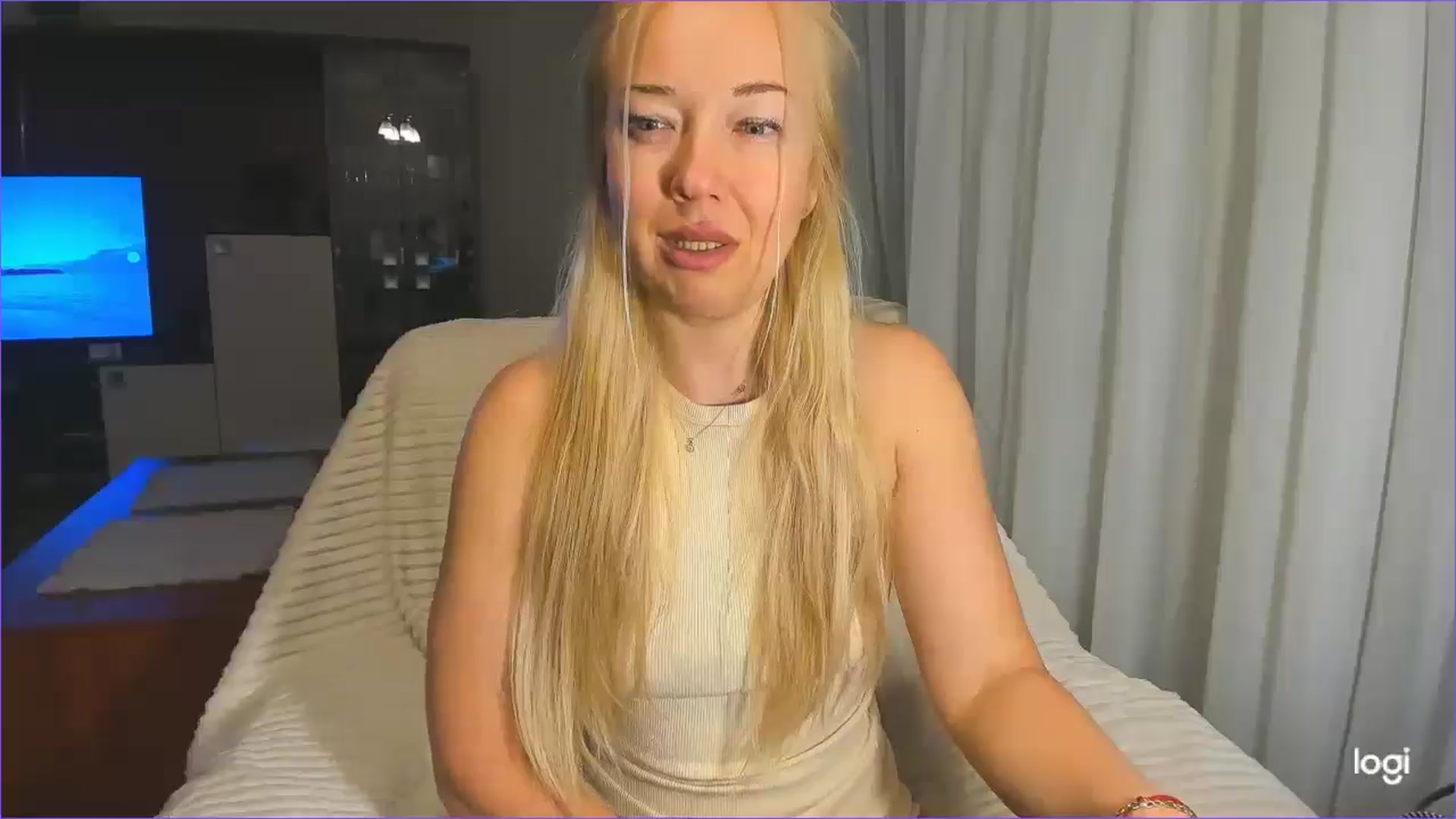 Gallery image thumbnail from FlamingoBday's myfreecams stream on, 02/26/2025, 03:50 image 6 of 20