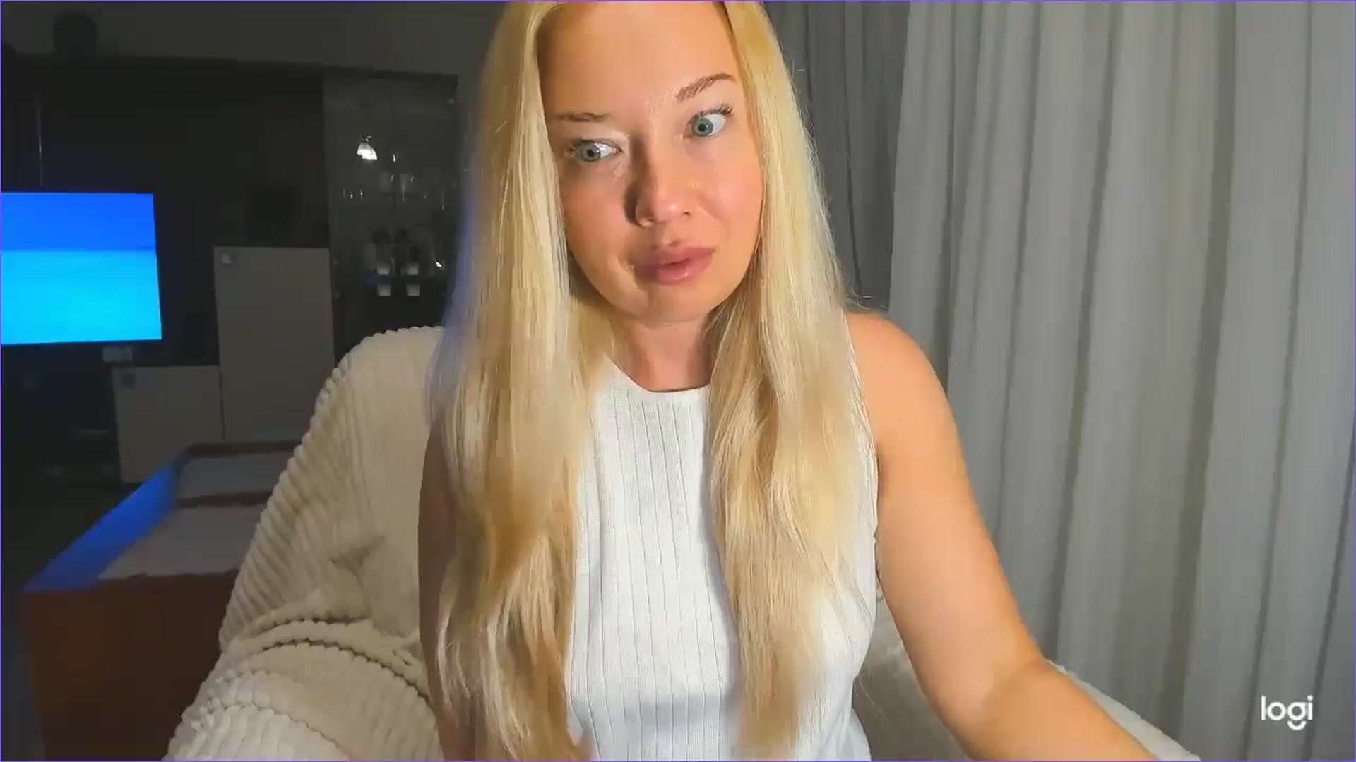 Gallery image thumbnail from FlamingoBday's myfreecams stream on, 02/26/2025, 23:39 image 15 of 20